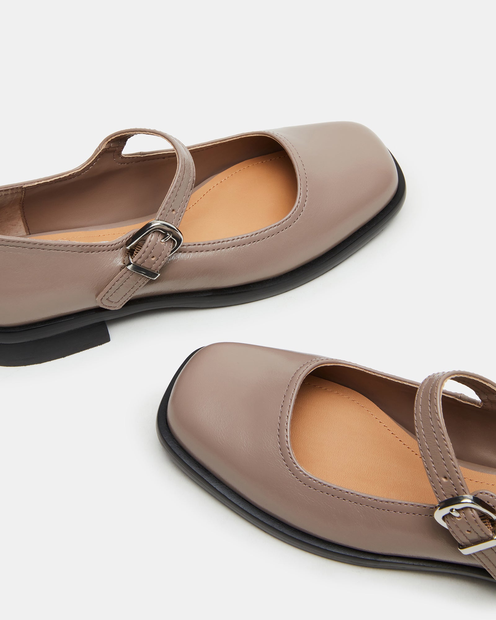 DELANCY TAUPE LEATHER - Image 3