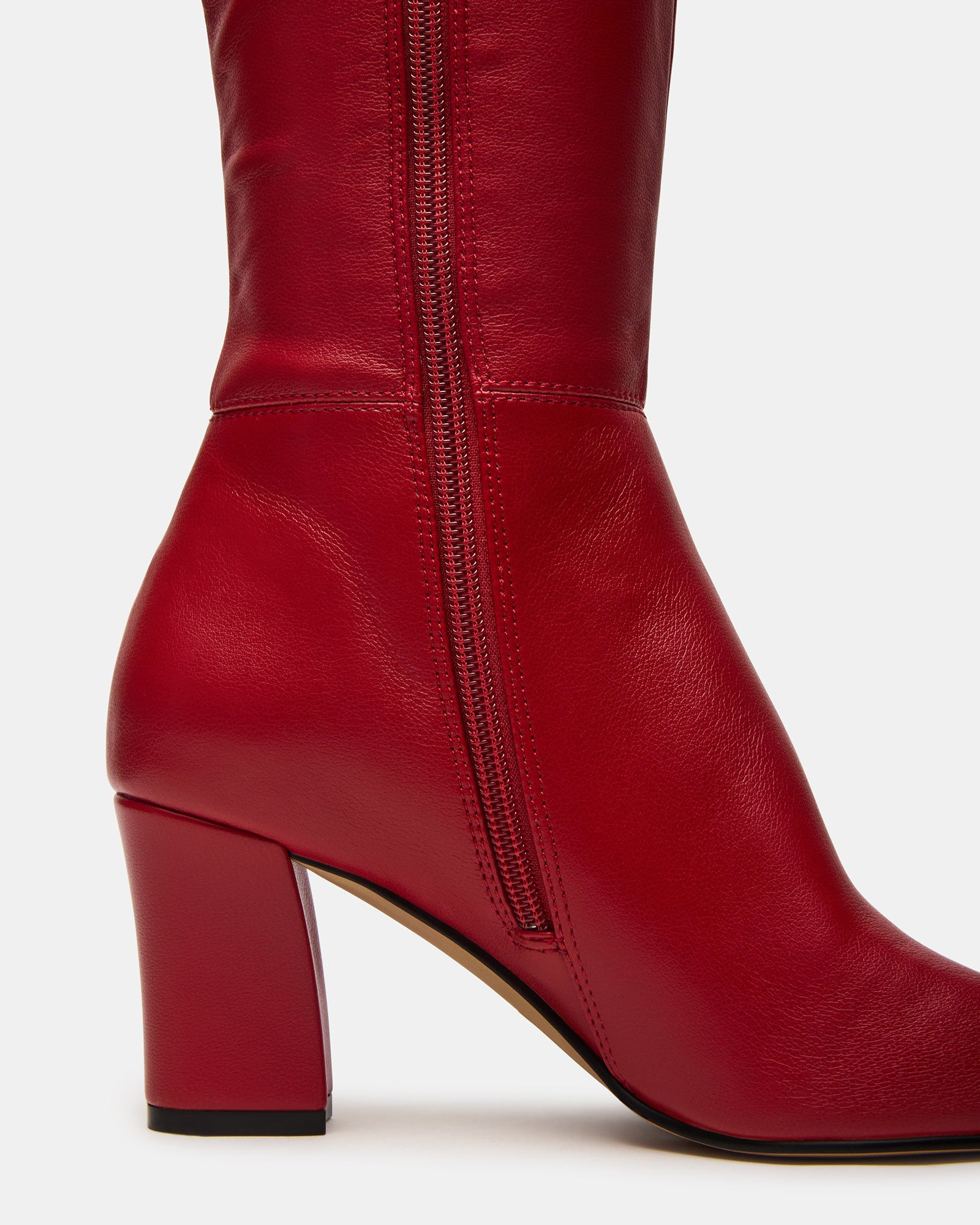 ELLIOT RED - Image 3