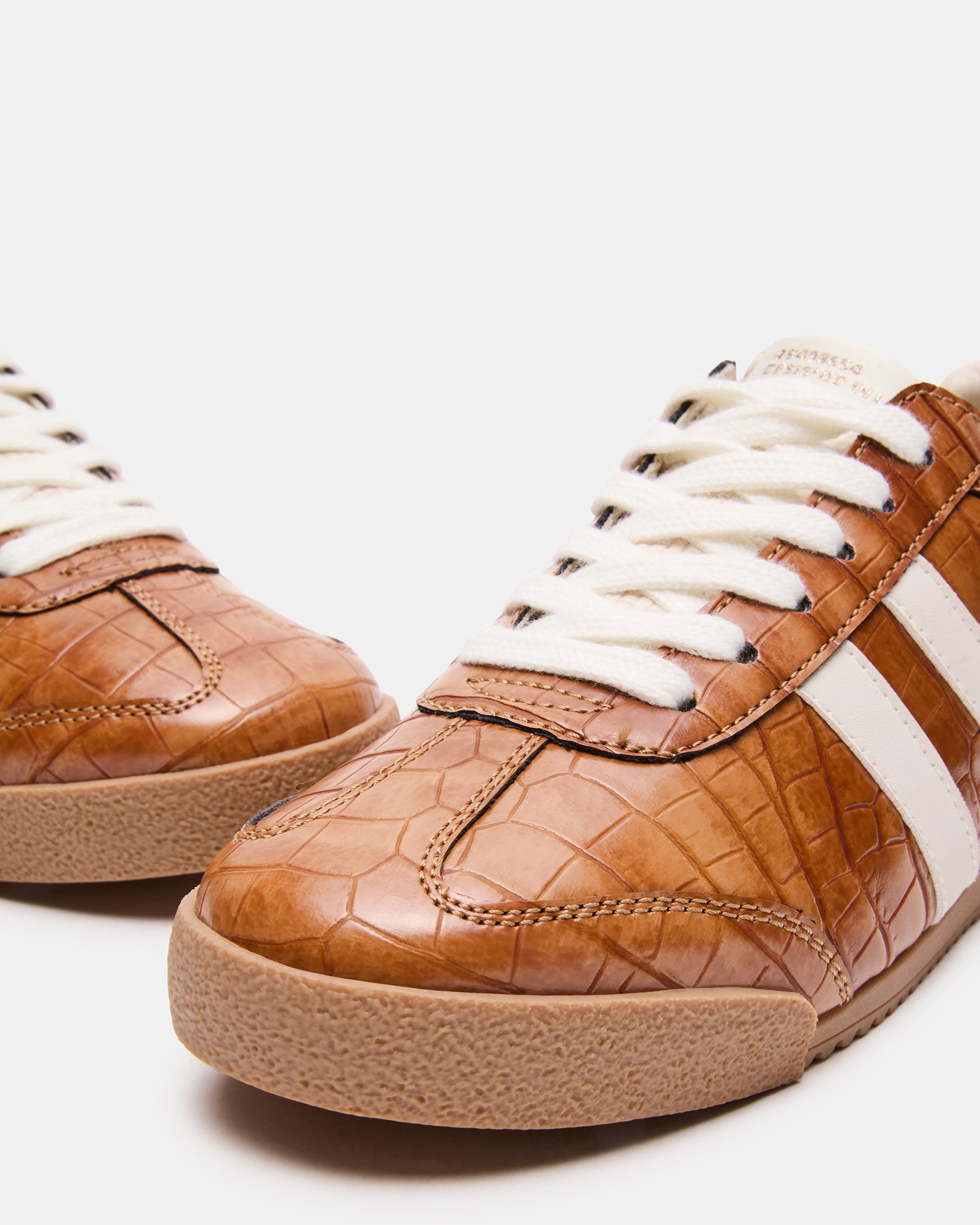 HUDSIN SNEAKER AND LETTUCE EDGE SOCKS BUNDLE - Image 3