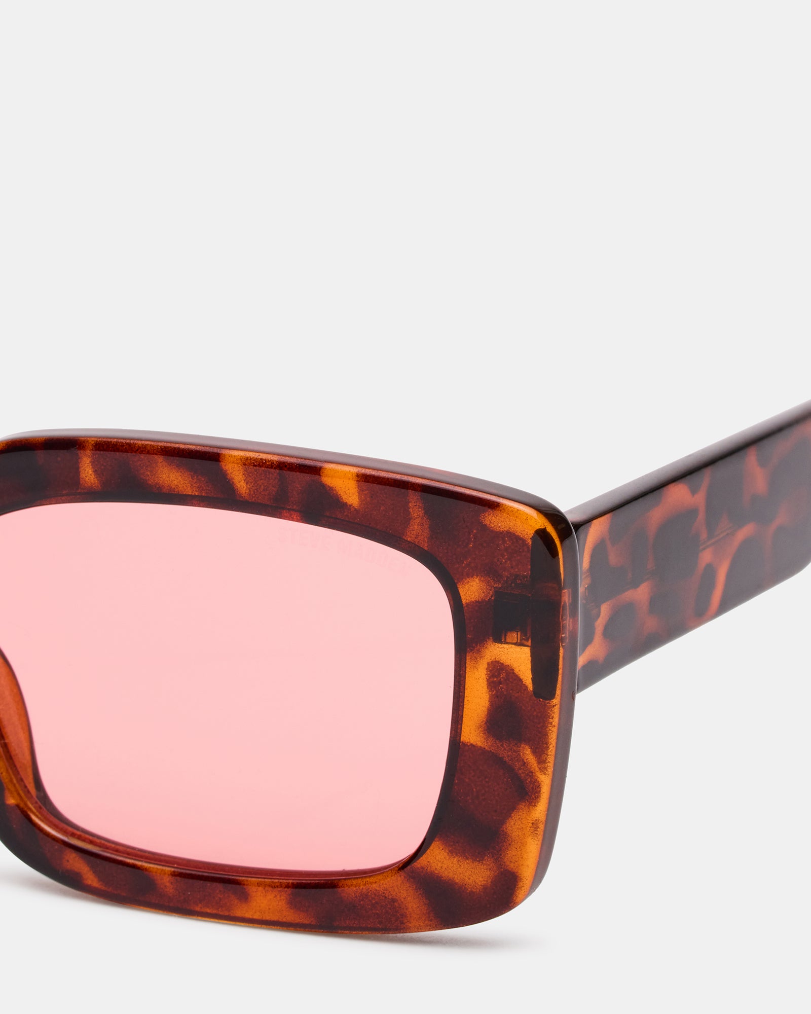 STEVEMADDEN_ACCESSORIES_X17901_TORTOISE_03.jpg