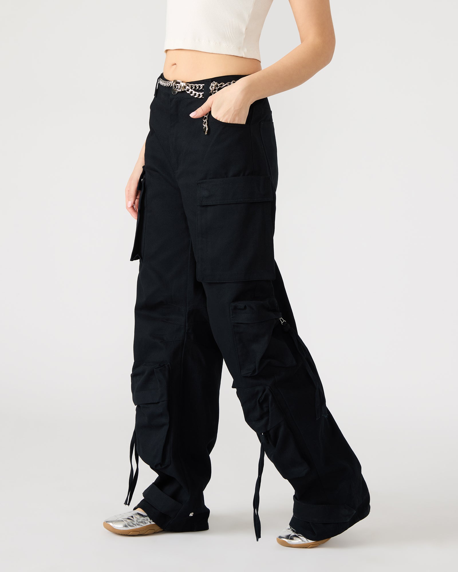 STEVEMADDEN_APPAREL_BN303733_BLACK_12540.jpg