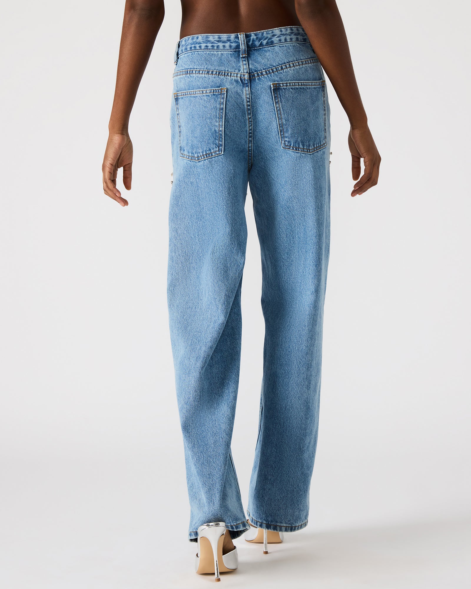 STEVEMADDEN_APPAREL_BO303253_DENIM-FAB_22266_553b09c5-509e-4b07-a5fe-1c55ae3d0ce8.jpg