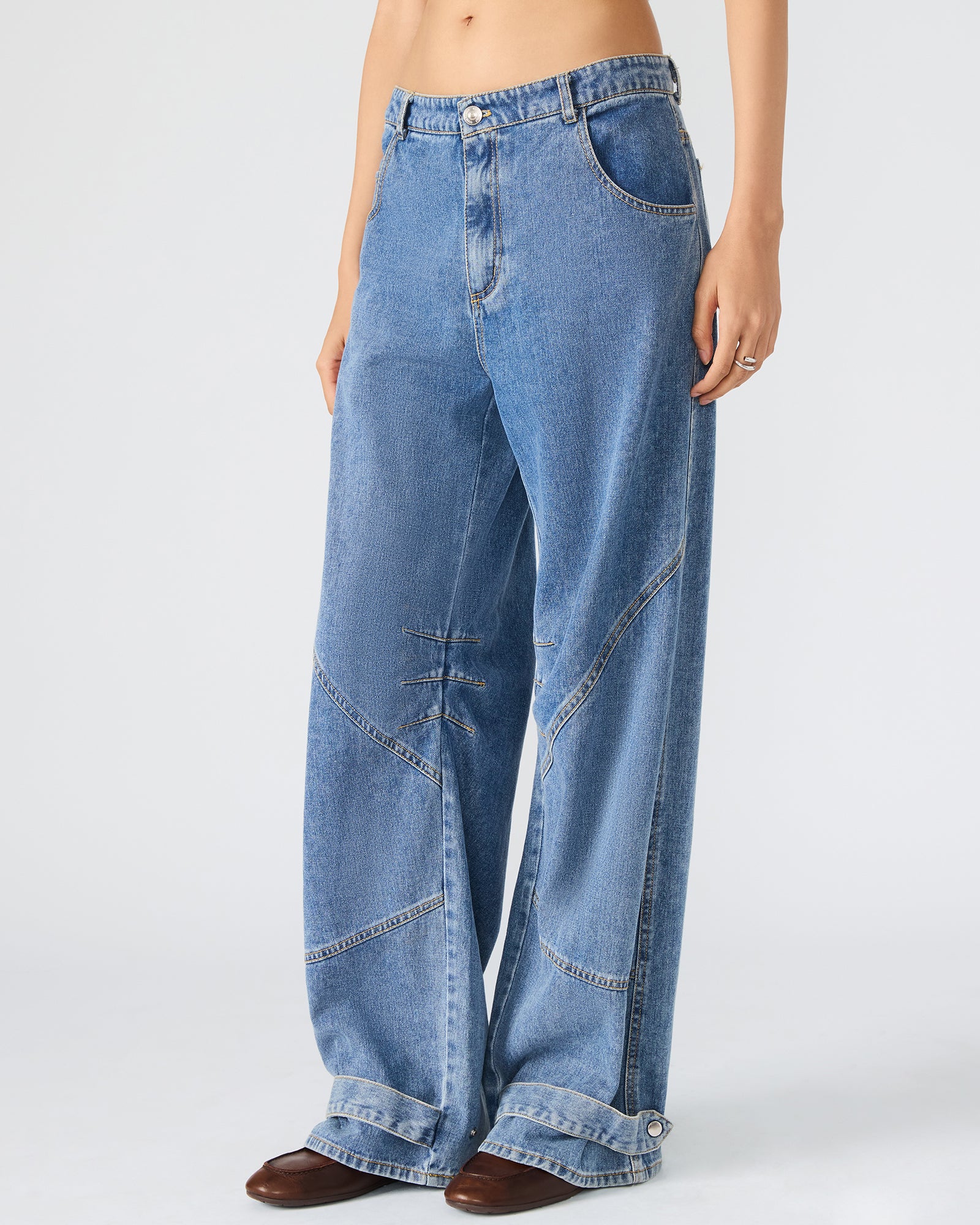 STEVEMADDEN_APPAREL_BP303609_CHLOE-WASH_31346.jpg