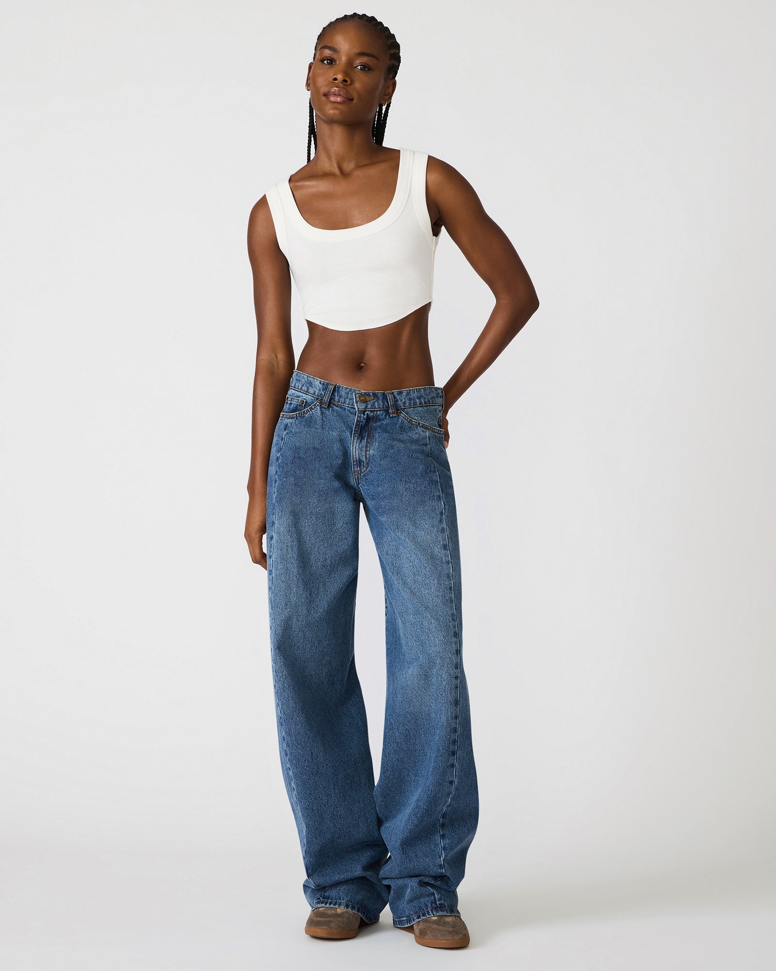 STEVEMADDEN_APPAREL_BP403697_CHLOE-WASH_01_23cf02d8-91ae-4e2d-86e2-eded9d89bb1c.jpg