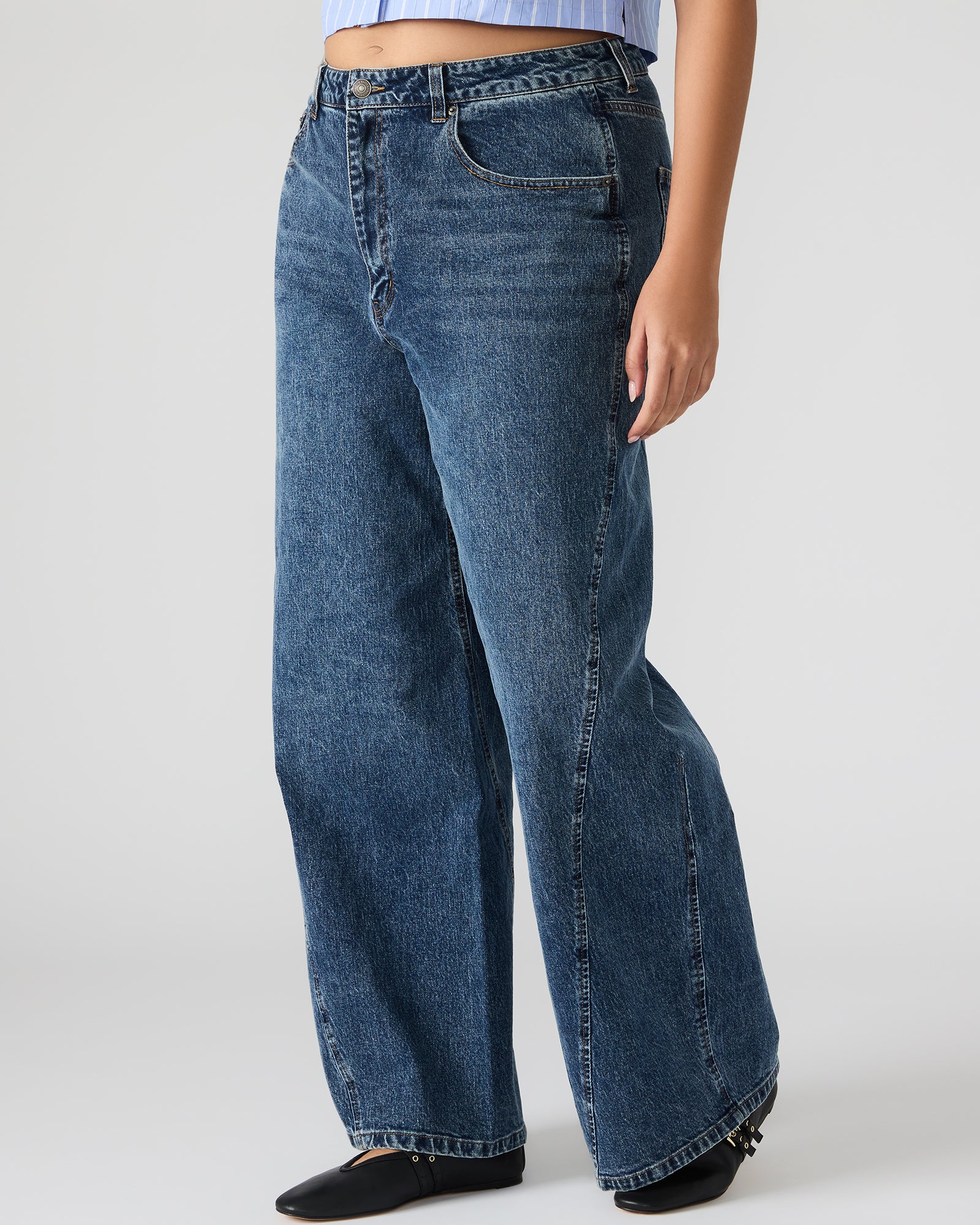 STEVEMADDEN_APPAREL_BP403697_YALE-WASH_1369.jpg
