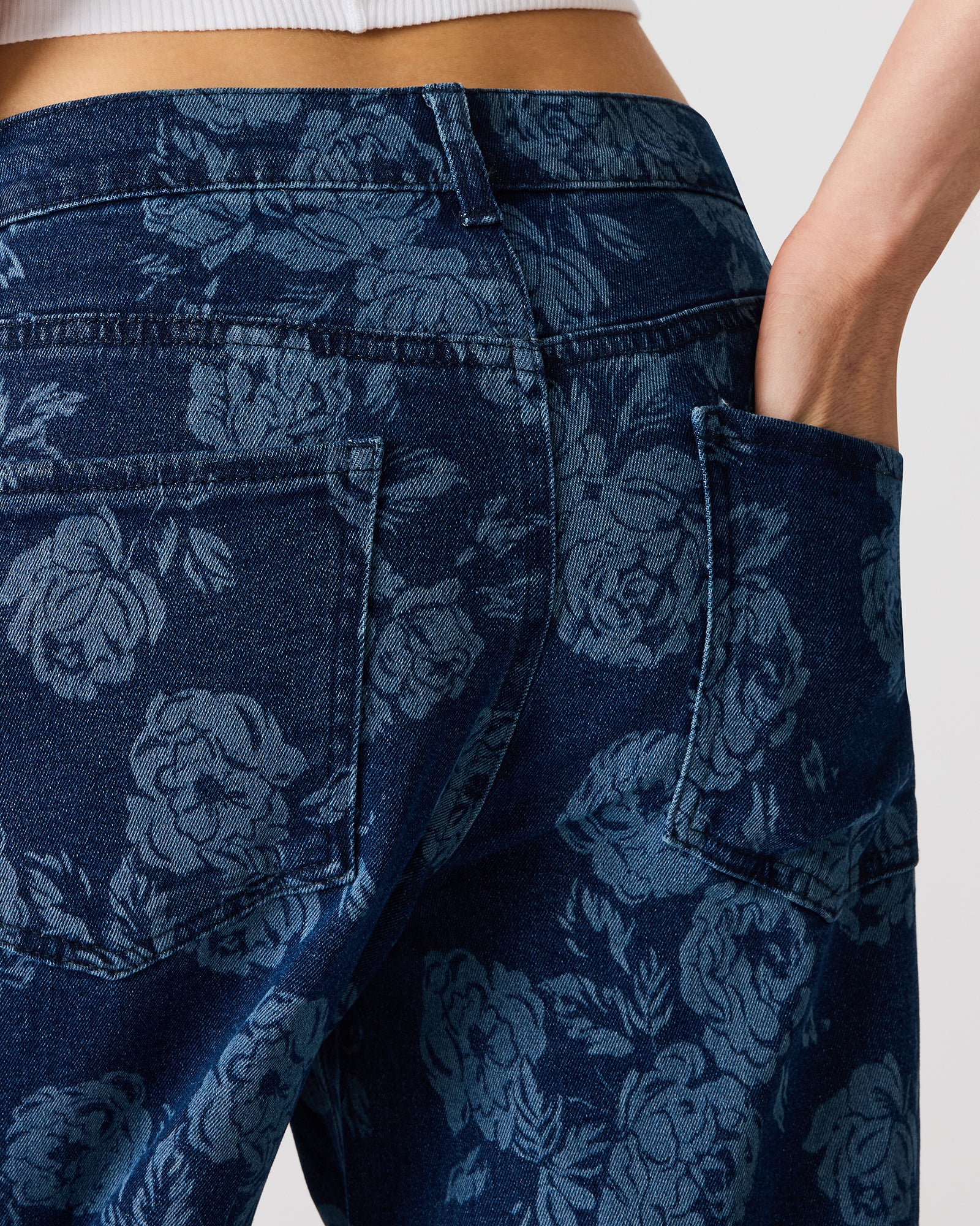 STEVEMADDEN_APPAREL_SA06137_ROSE-FROST_04_d163173e-5f03-419e-8c13-da6b405e6e3a.jpg