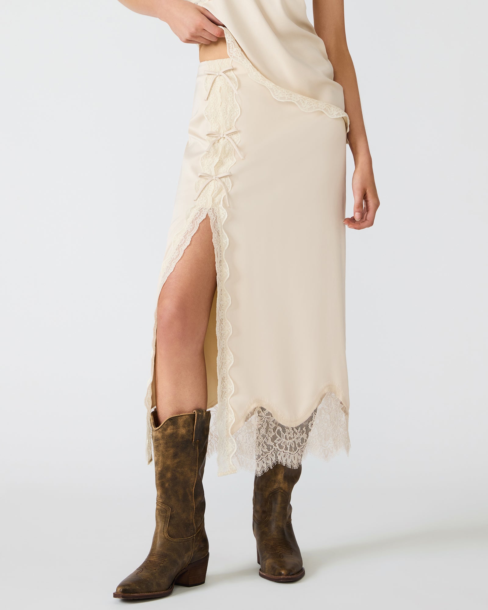STEVEMADDEN_APPAREL_SB17375_IVORY_02.jpg