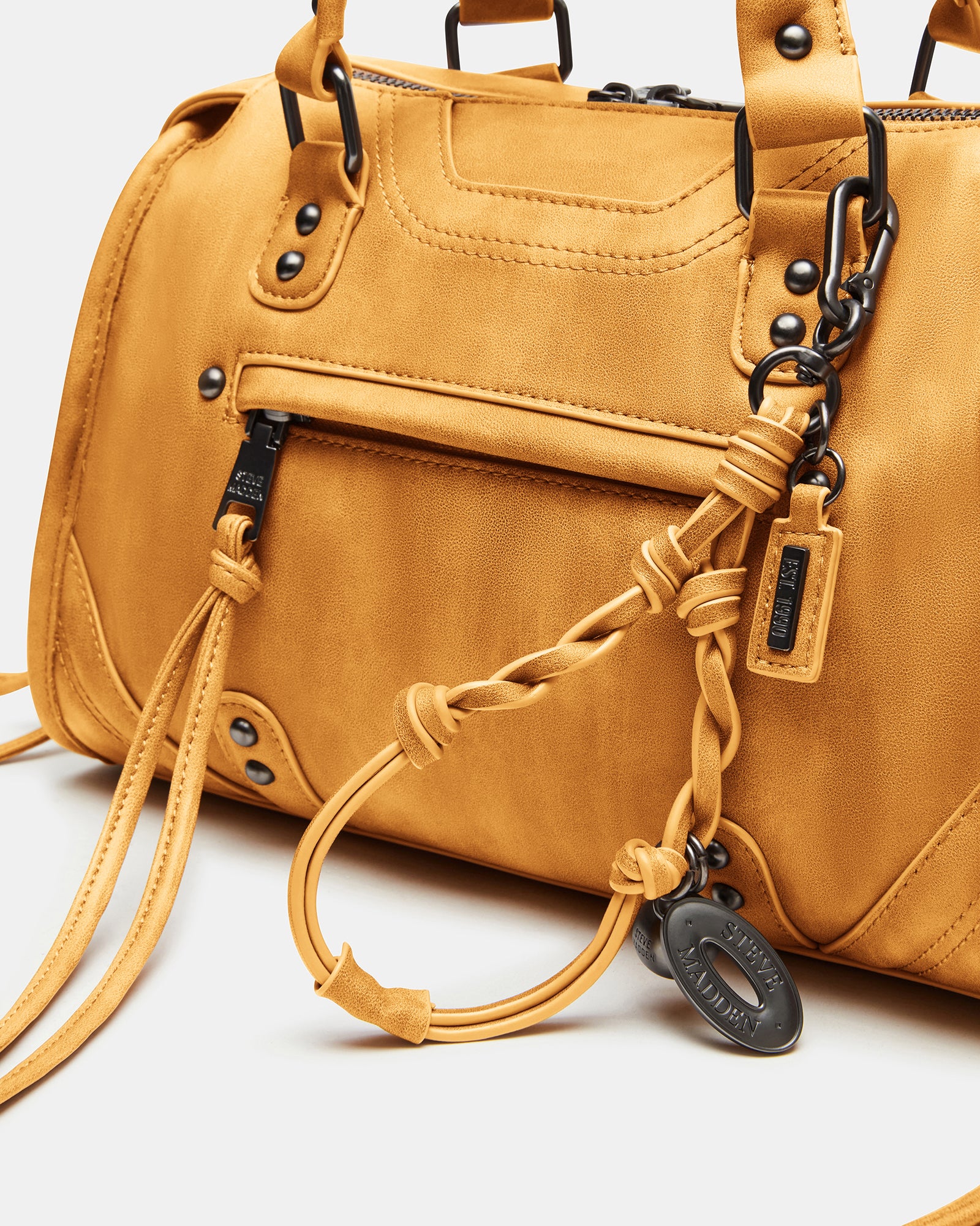 STEVEMADDEN_HANDBAGS_BRIGGS_BANANA_05_211ecbe6-a9a6-48fa-9029-143f987fb338.jpg