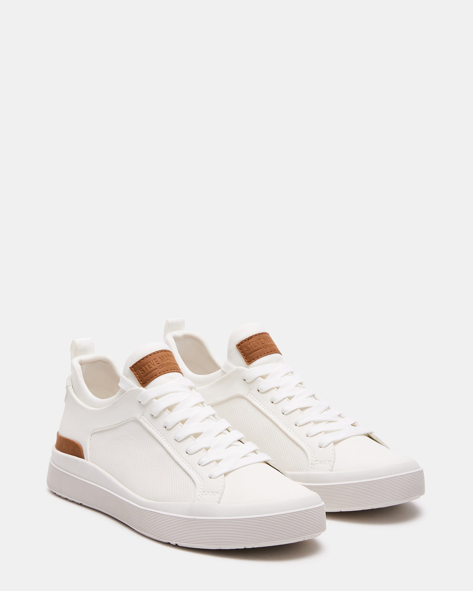 STEVEMADDEN_MENS_DACK_WHITE_01.jpg