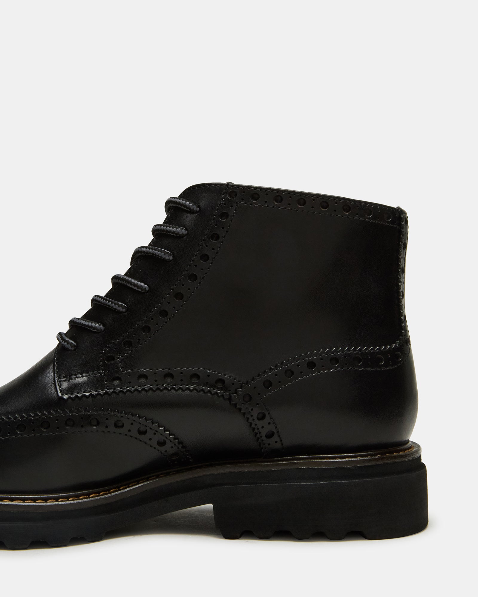 STEVEMADDEN_MENS_KODA_BLACK-LEATHER_04_aa7d8697-efbe-465f-b6e2-022a38d497ac.jpg