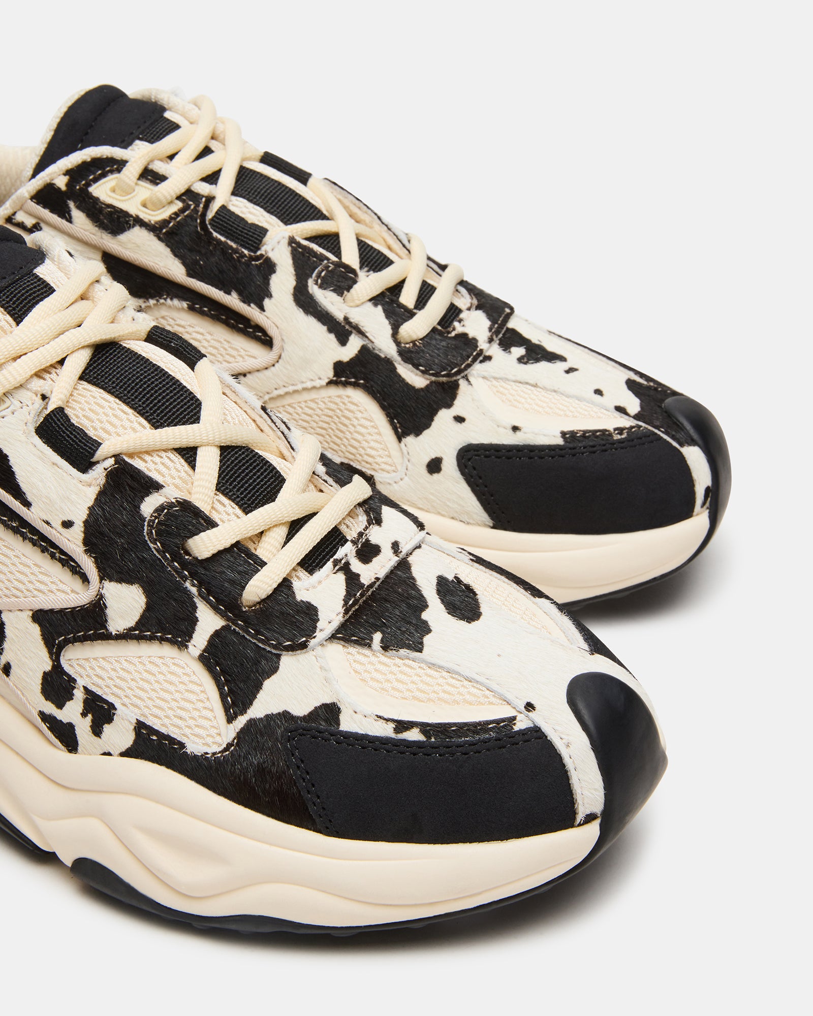 STEVEMADDEN_MENS_SALVADOR_BLACK-WHITE_04_57c699c0-ca50-4f45-af93-3bb78febdb77.jpg