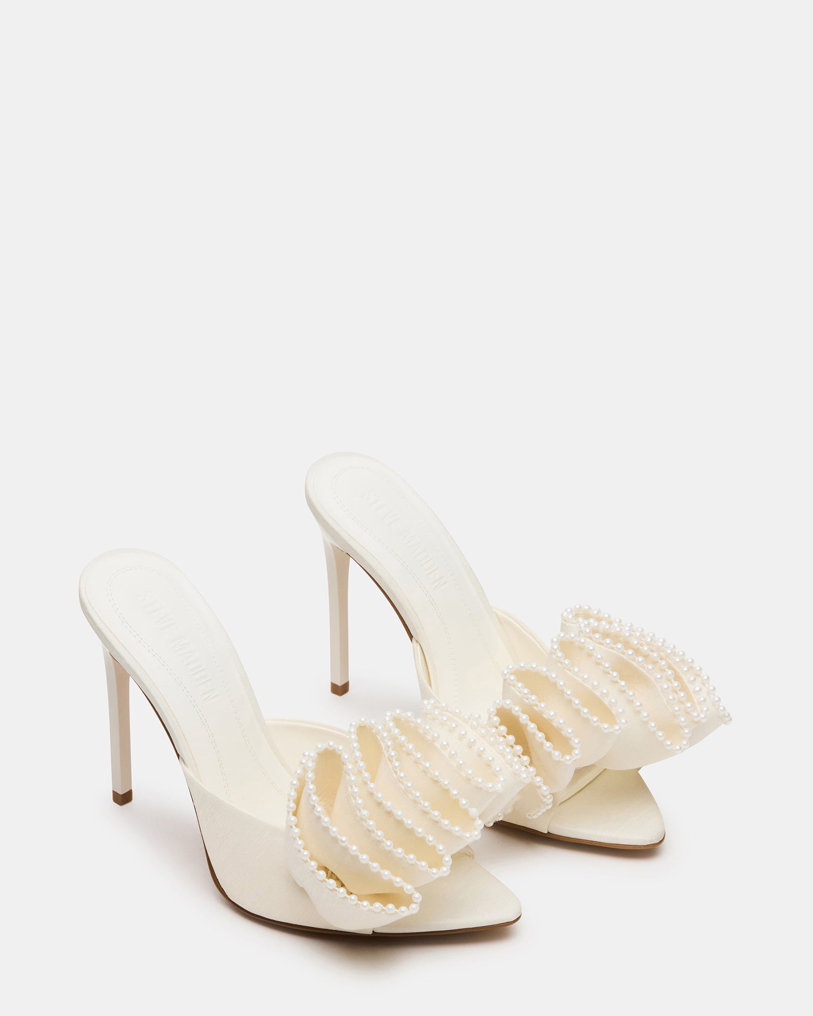 STEVEMADDEN_SHOES_AFFINITY-PEARL_IVORY-SATIN_02.jpg