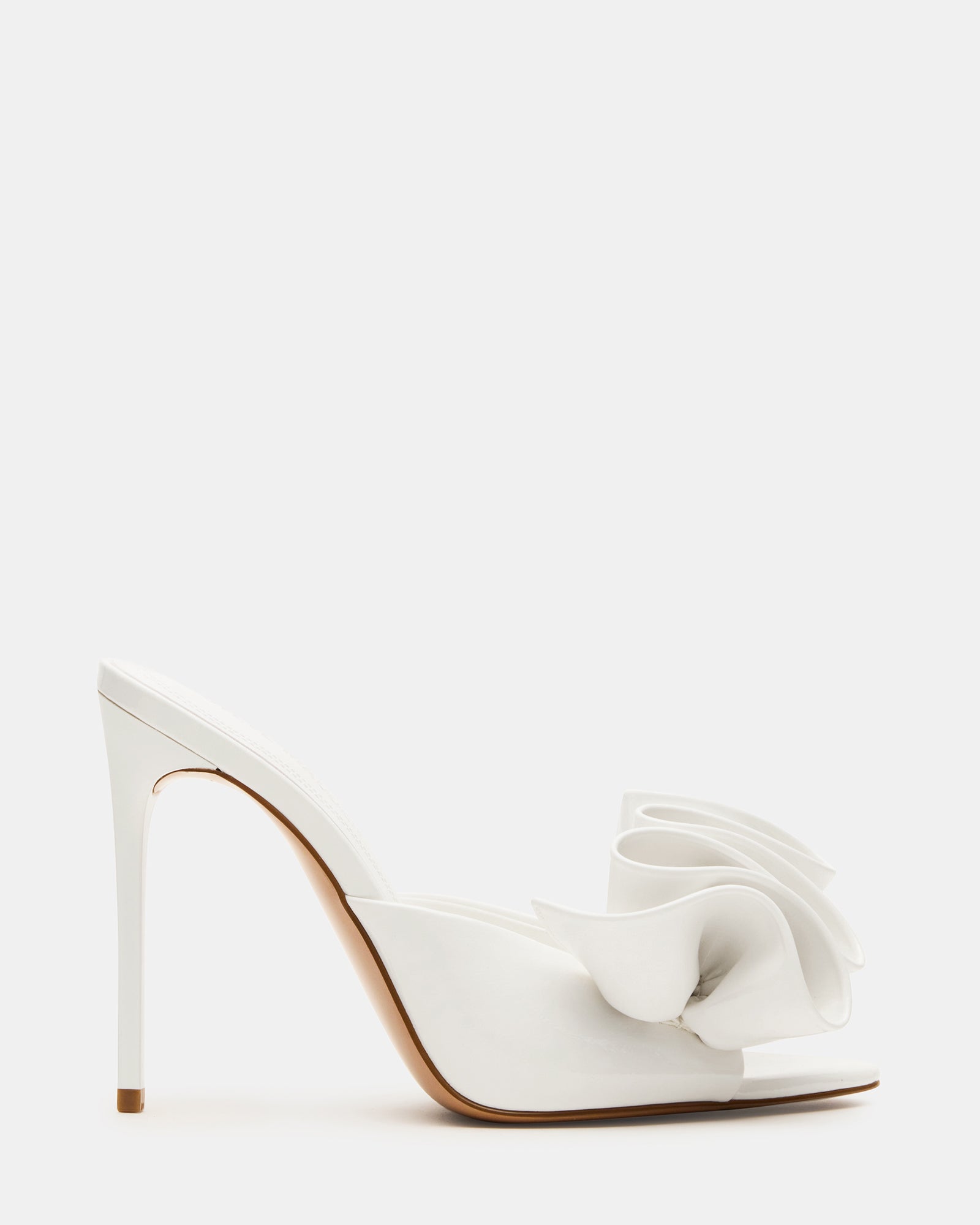 STEVEMADDEN_SHOES_AFFINITY_WHITE-PATENT_01_eb24fe2b-52f9-4b7d-a67f-4a8e05231e29.jpg