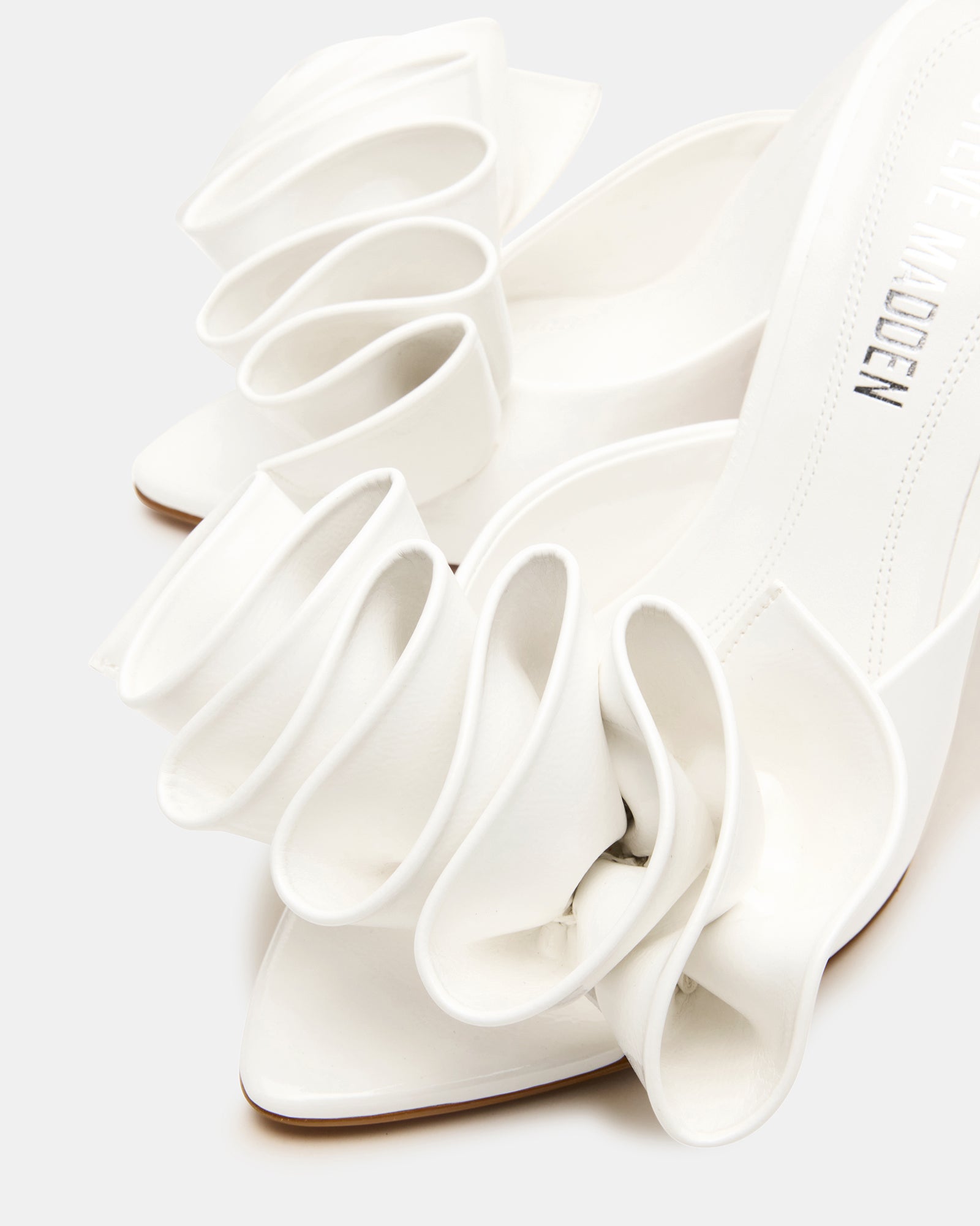 STEVEMADDEN_SHOES_AFFINITY_WHITE-PATENT_05_601c1565-e569-41c1-85fb-d0115896879b.jpg