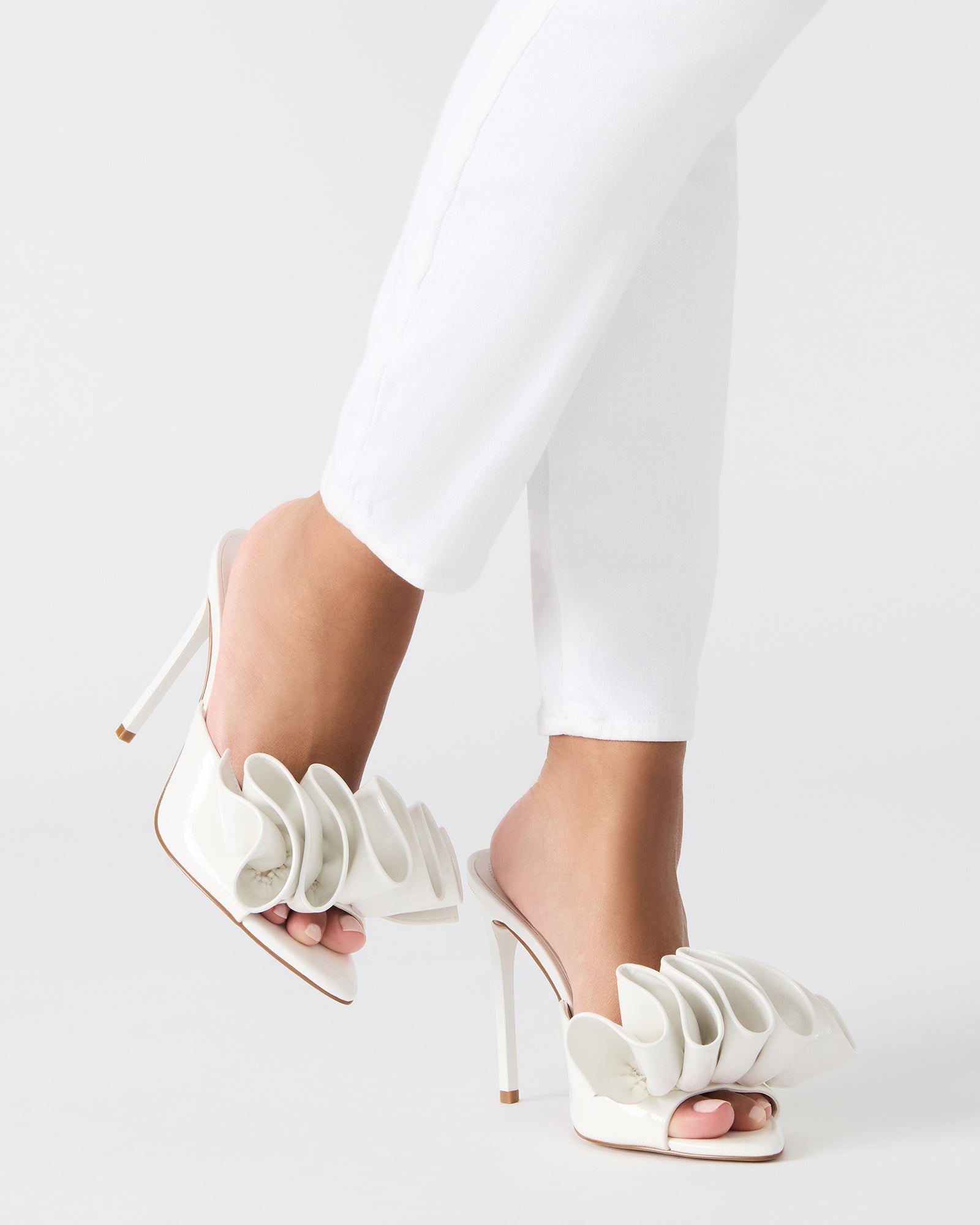 STEVEMADDEN_SHOES_AFFINITY_WHITE-PATENT_14170_65cbc8b3-b24c-4d81-bbe7-9d73232d1545.jpg