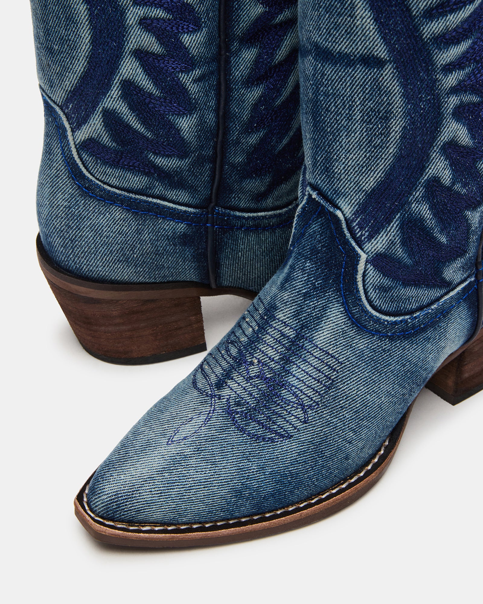 STEVEMADDEN_SHOES_ALBANY-D-W_DENIM-FABRIC_05_167d5f09-c36e-443e-b5fc-d79a66b08bad.jpg