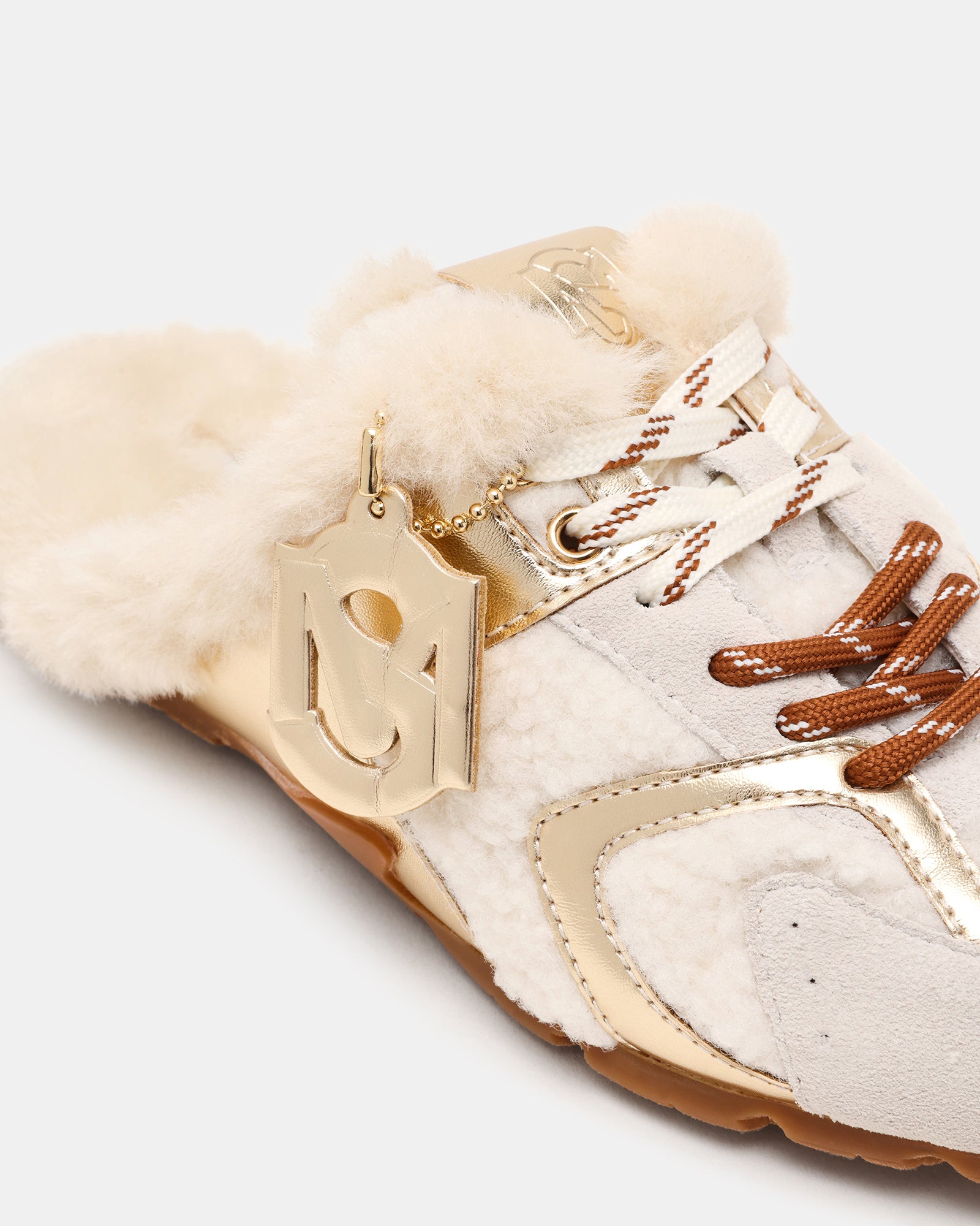 STEVEMADDEN_SHOES_AZIELMULE-F_SHEARLING05.jpg