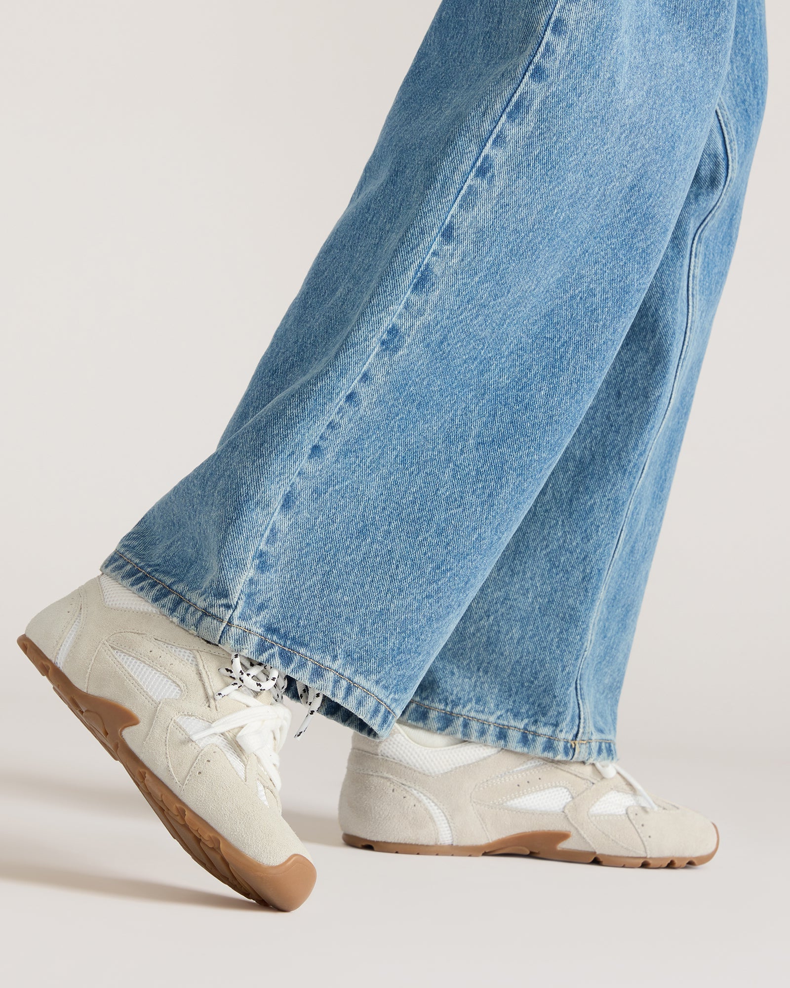 STEVEMADDEN_SHOES_AZIEL_WHITE-SUEDE_10864.jpg
