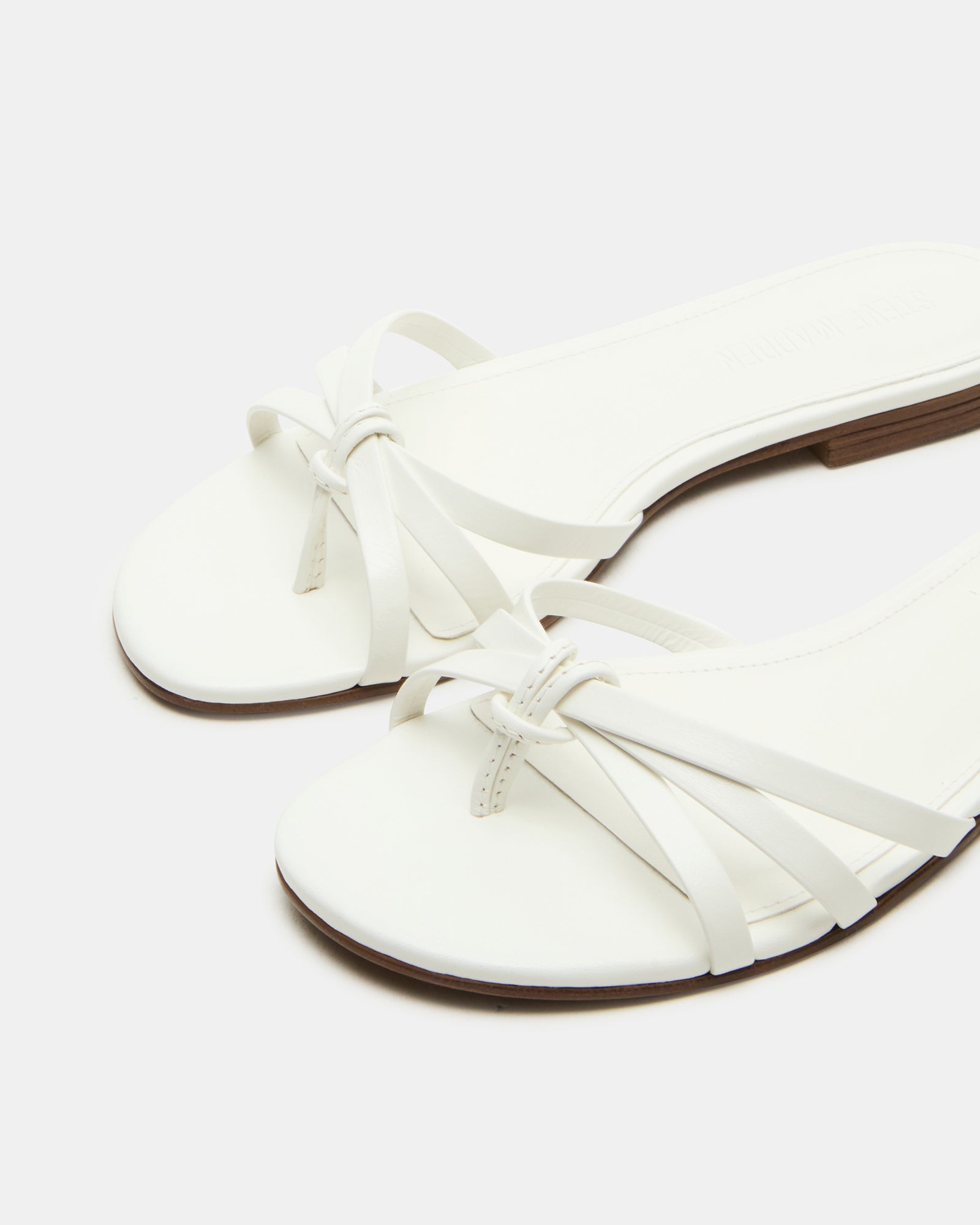 STEVEMADDEN_SHOES_CALISSI_WHITE-LEATHER_04.jpg