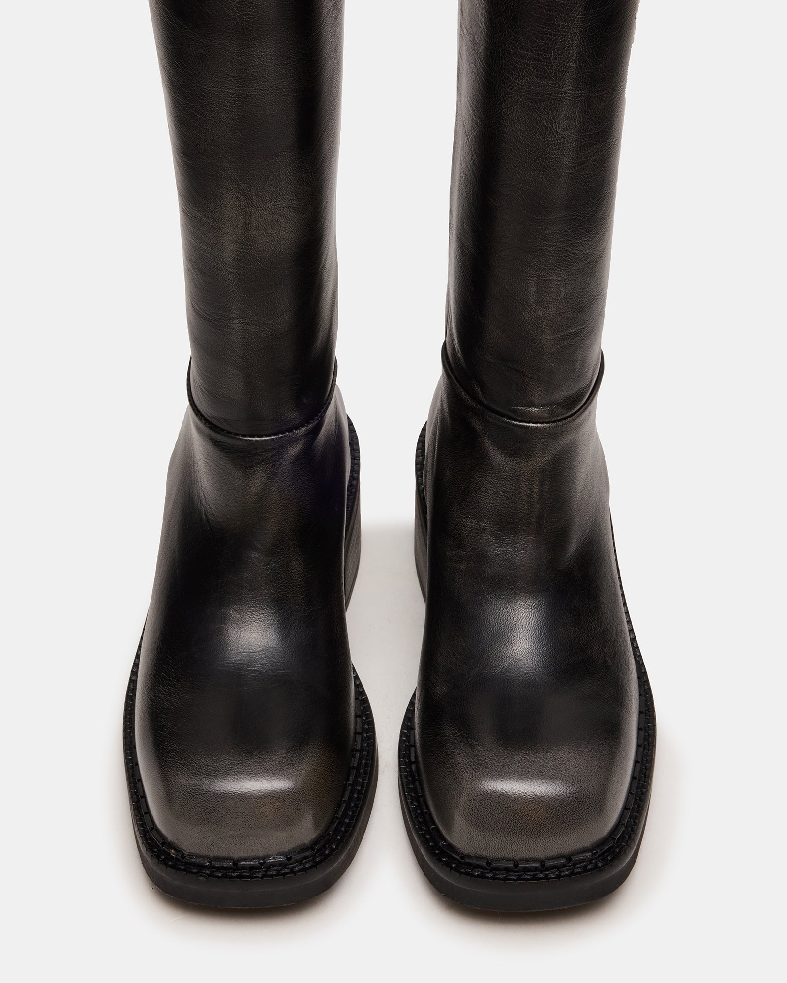 STEVEMADDEN_SHOES_DAVOS_BLACK-DISTRESSED_04.jpg