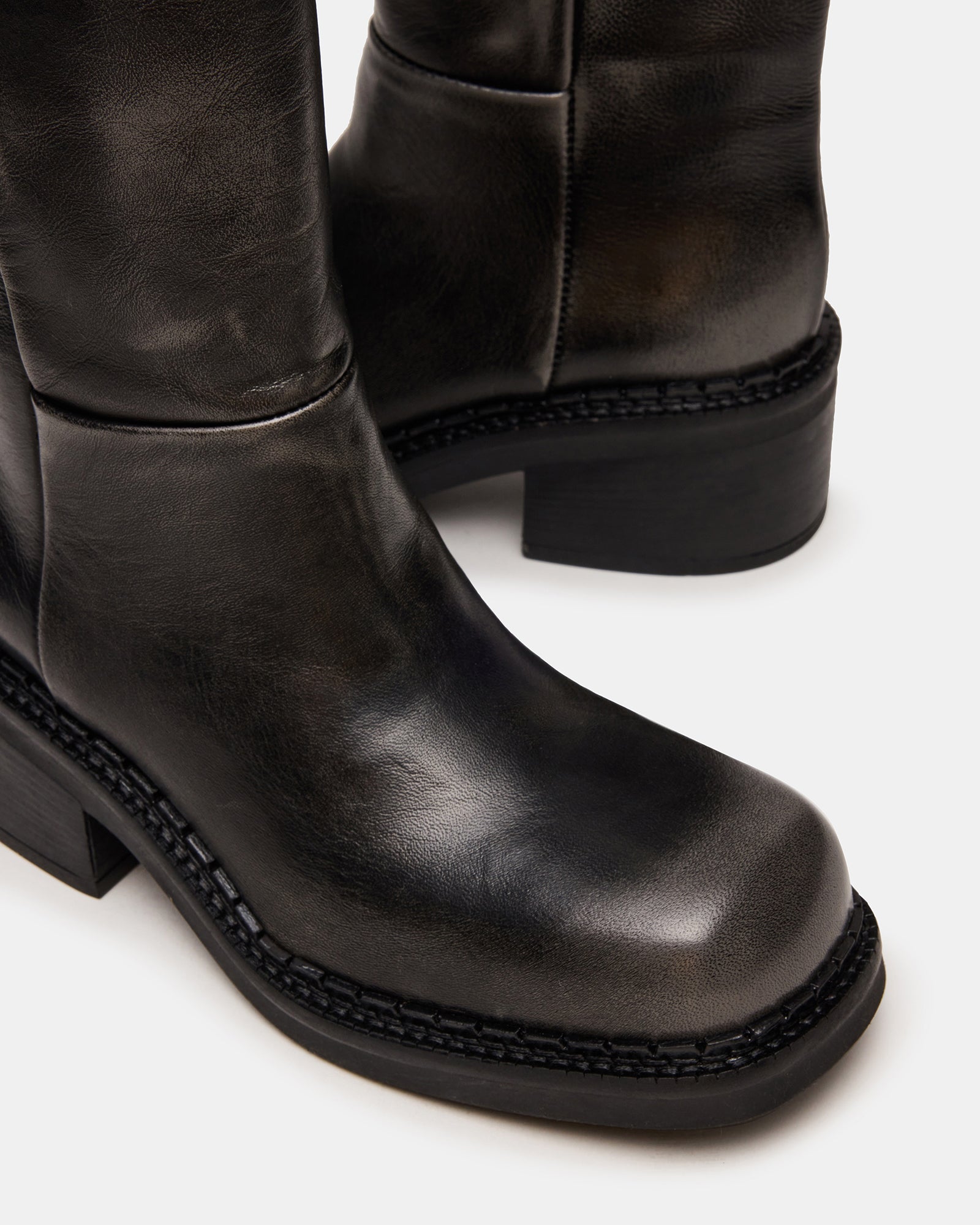 STEVEMADDEN_SHOES_DAVOS_BLACK-DISTRESSED_05.jpg