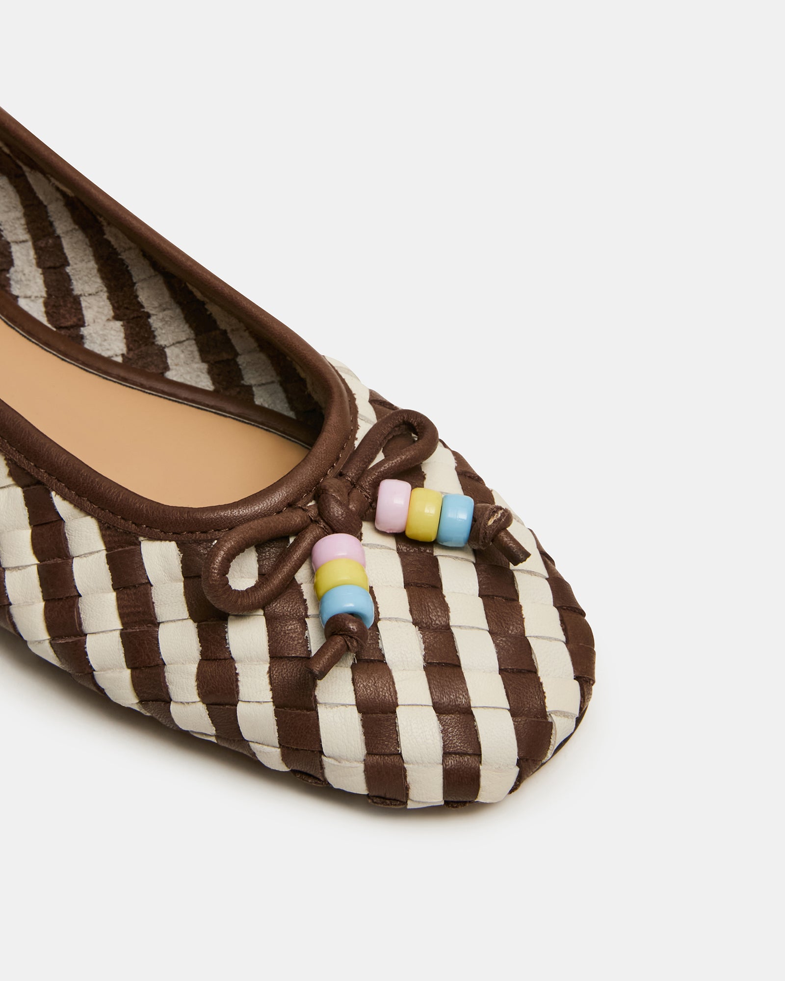 STEVEMADDEN_SHOES_DIVY_WHITE-BROWN-LEATHER_05_5ca99bfe-9df2-4f9a-a044-3a82dc134f66.jpg