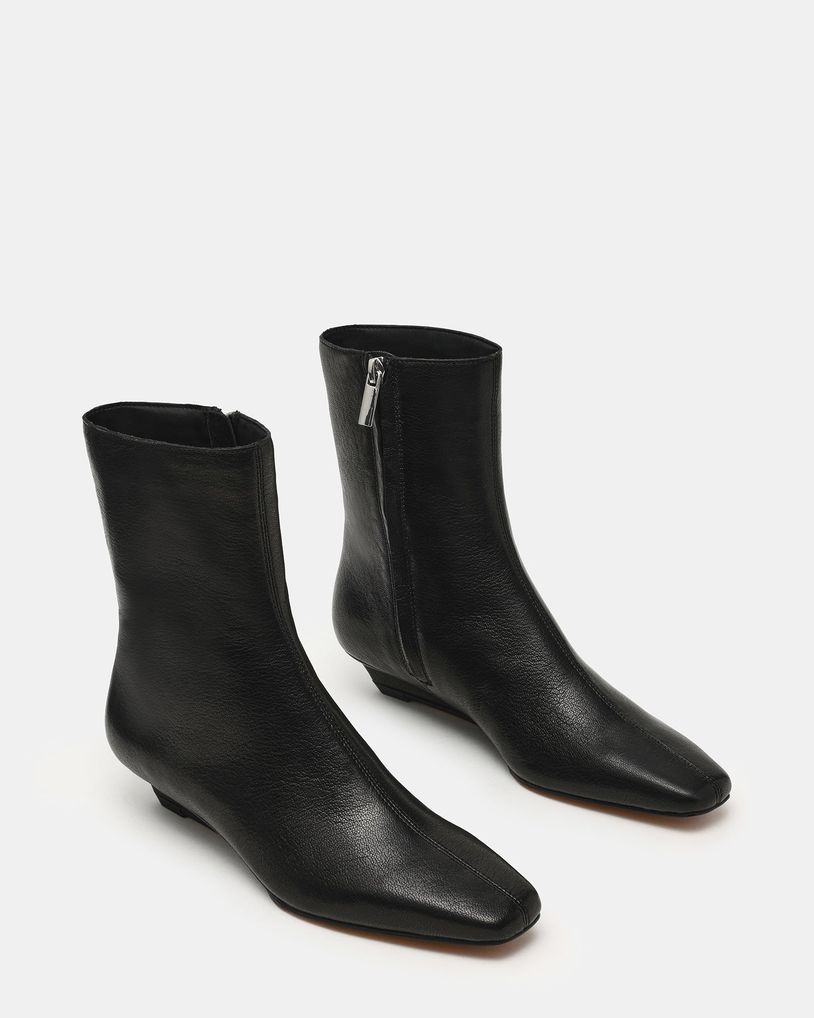 STEVEMADDEN_SHOES_FLAIRE_BLACK-LEATHER02.jpg