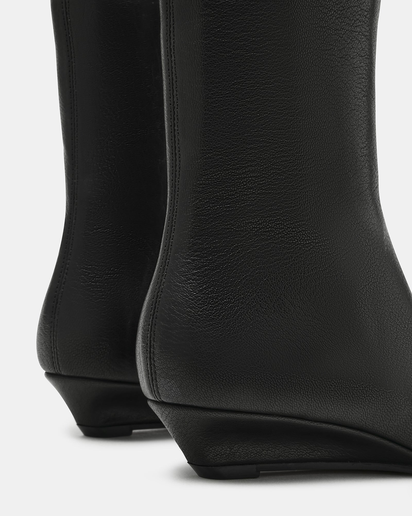 STEVEMADDEN_SHOES_FLAIRE_BLACK-LEATHER05.jpg