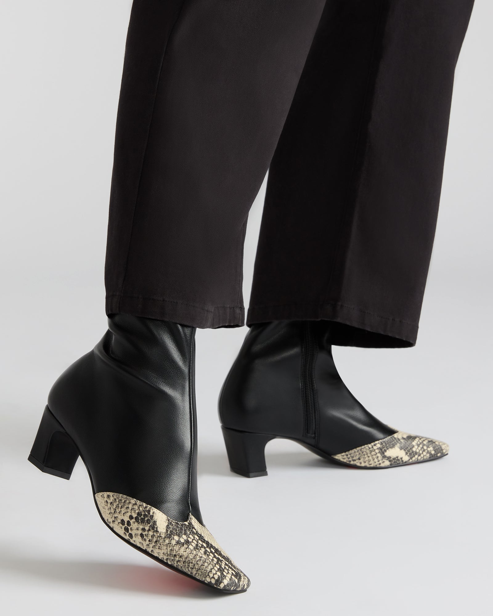 STEVEMADDEN_SHOES_JETER-A_BLACK-SNAKE_10815.jpg