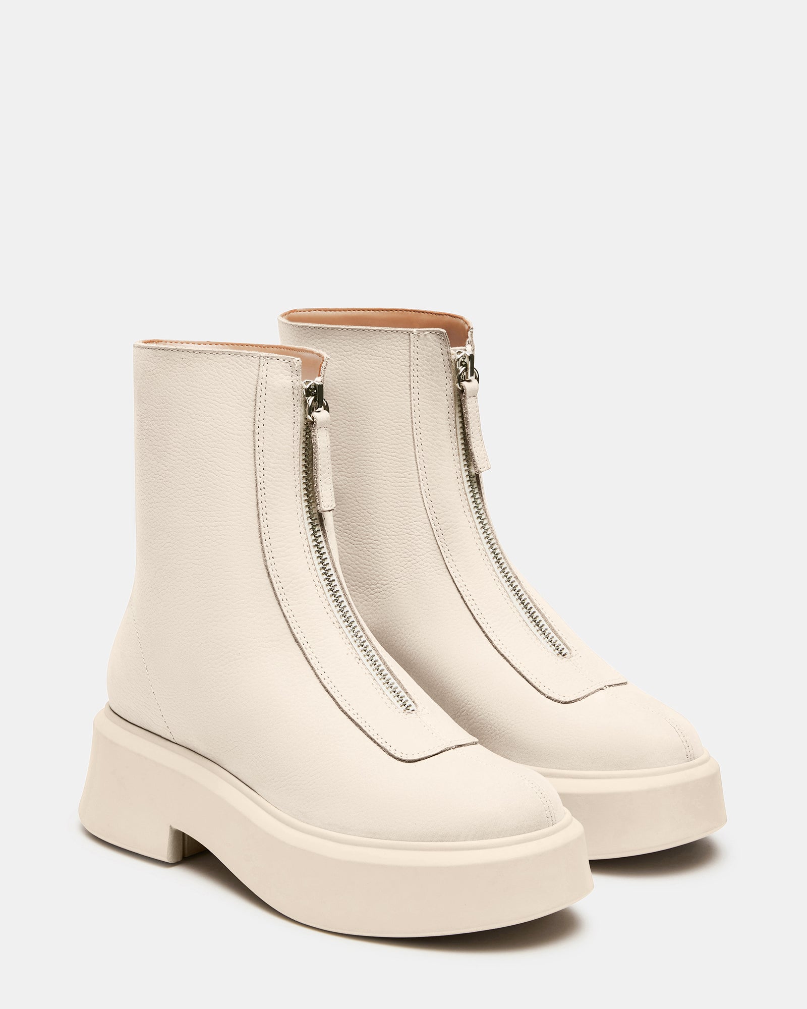 STEVEMADDEN_SHOES_JONES_BONE-NUBUCK_01_ccf73172-e19a-444c-a13a-cf6f8e718108.jpg
