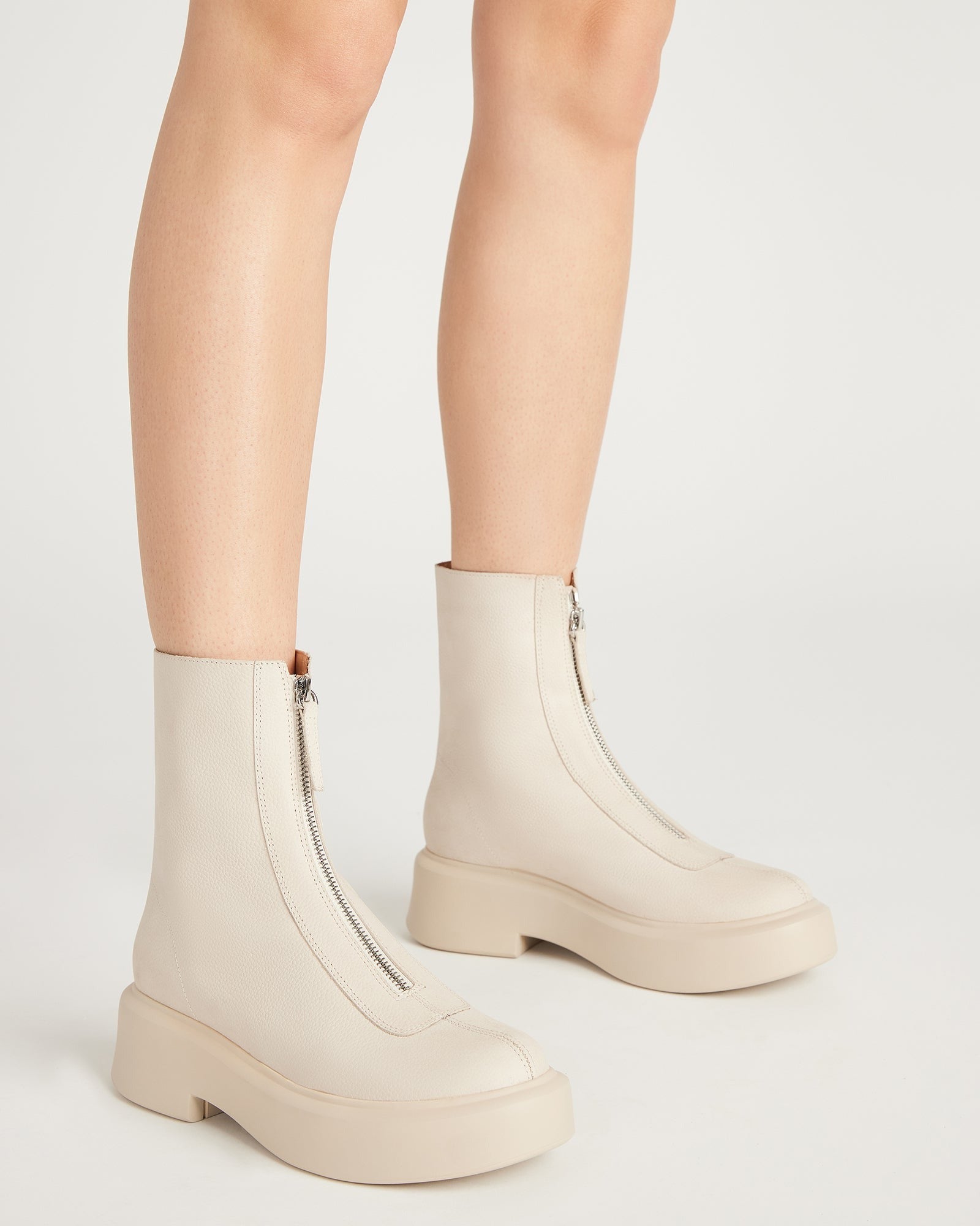 STEVEMADDEN_SHOES_JONES_BONE-NUBUCK_LEGS-DOWN_21949.jpg