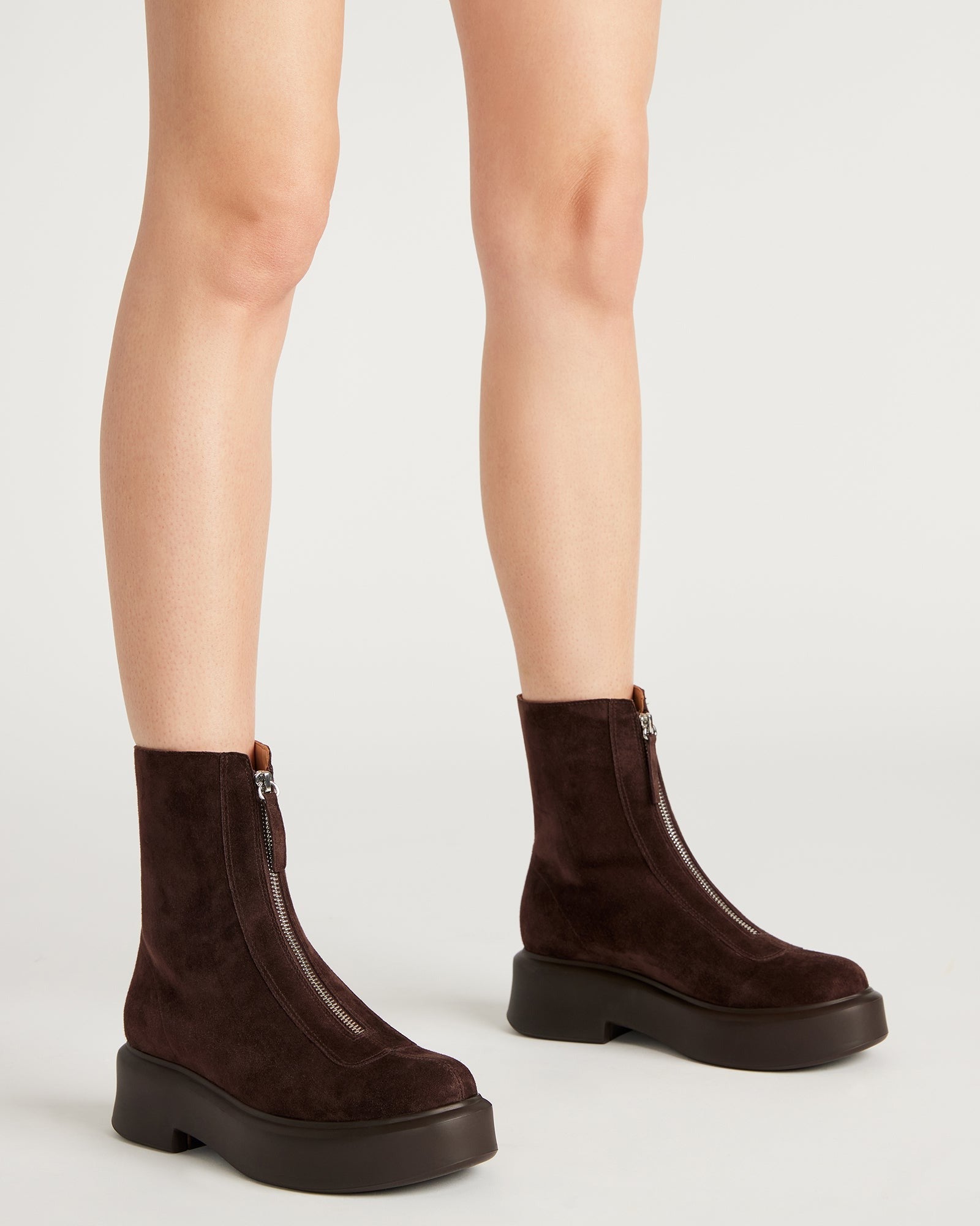 STEVEMADDEN_SHOES_JONES_BROWN-SUEDE_LEGS-DOWN_21940_fdb3a933-669b-4cb4-9820-3ef48e5b96b2.jpg