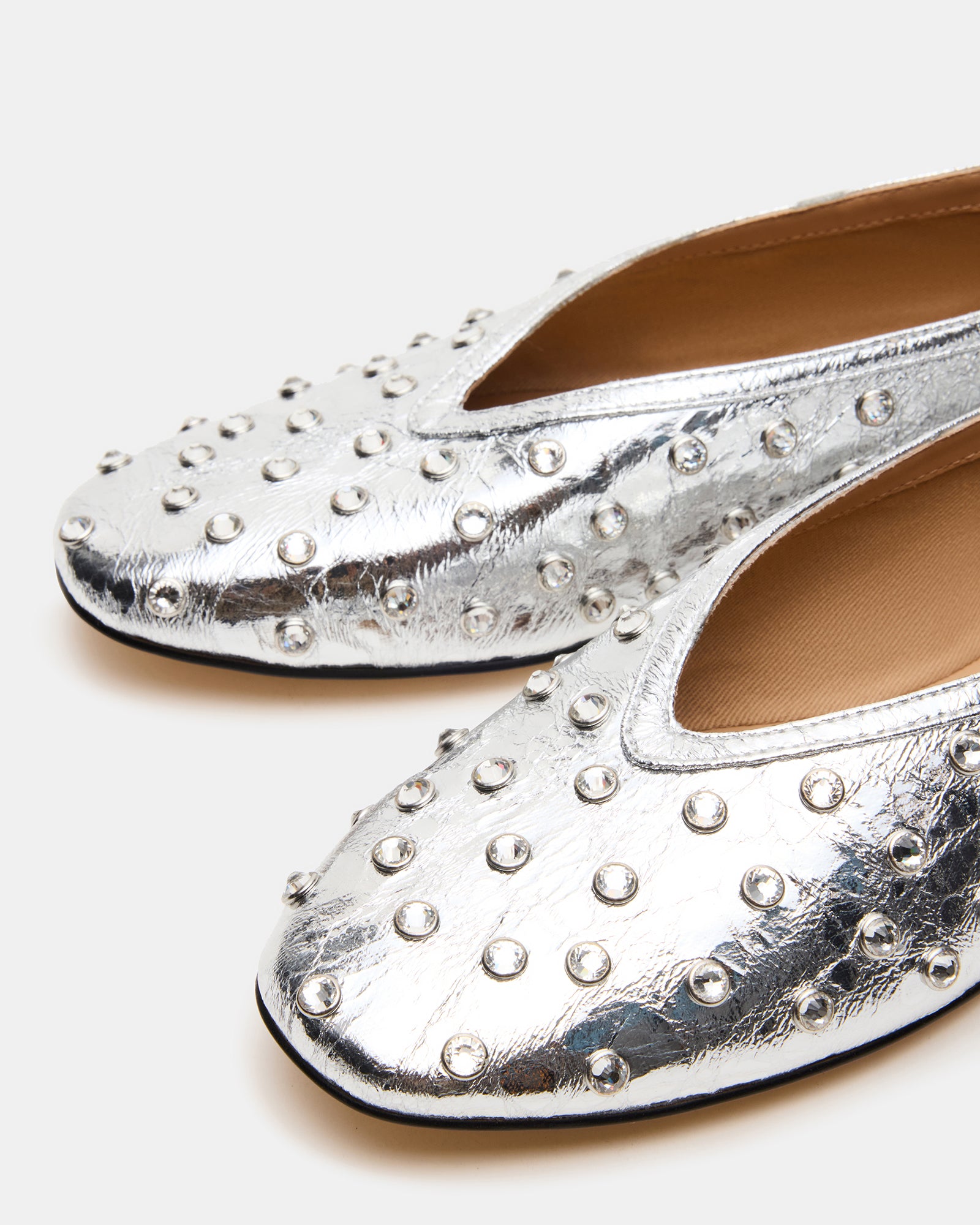 STEVEMADDEN_SHOES_LENI-S_SILVER_05_71f441ca-b11b-4480-b62b-f18d05c72638.jpg