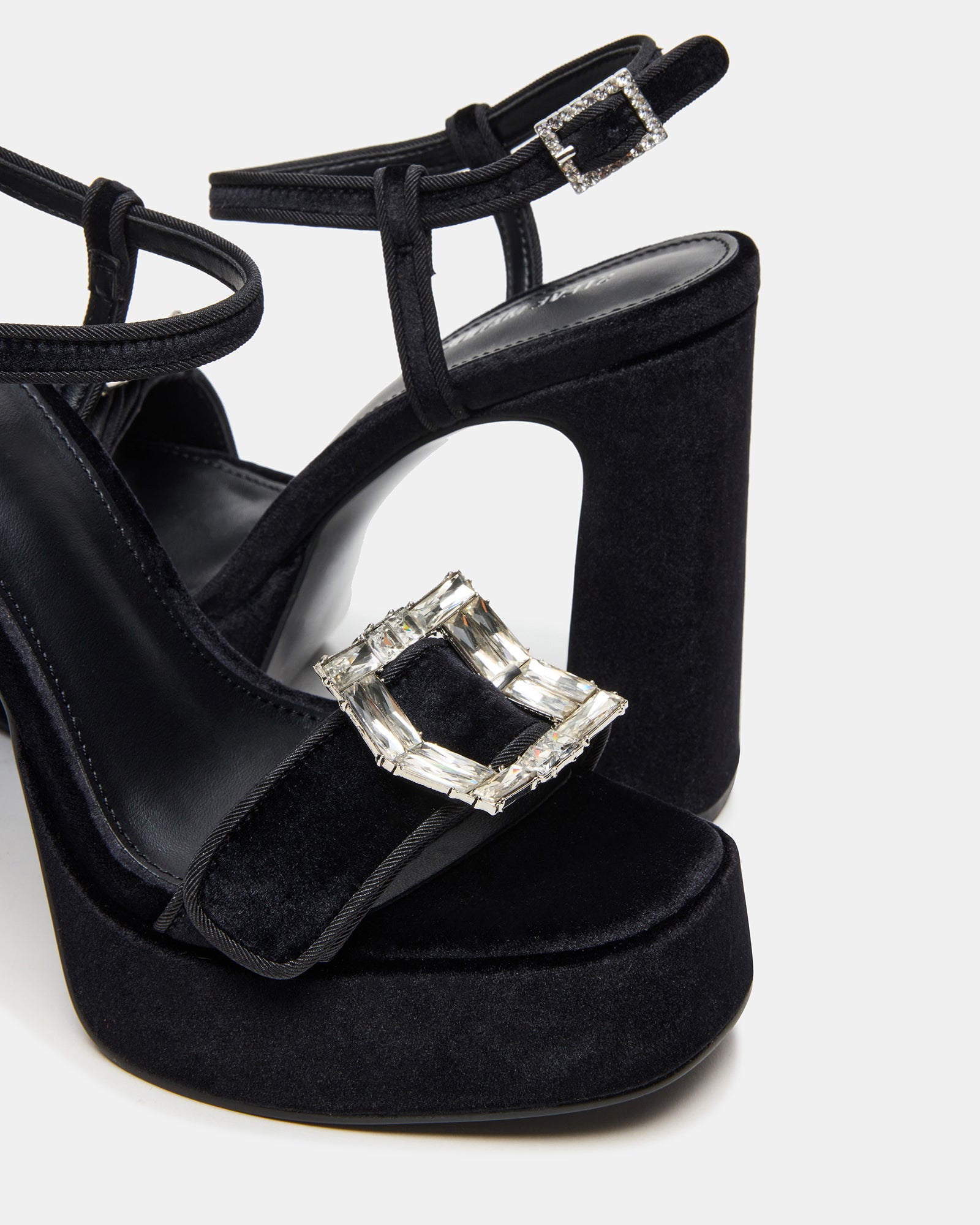 STEVEMADDEN_SHOES_LIANDRA-B_BLACK-VELVET_05.jpg