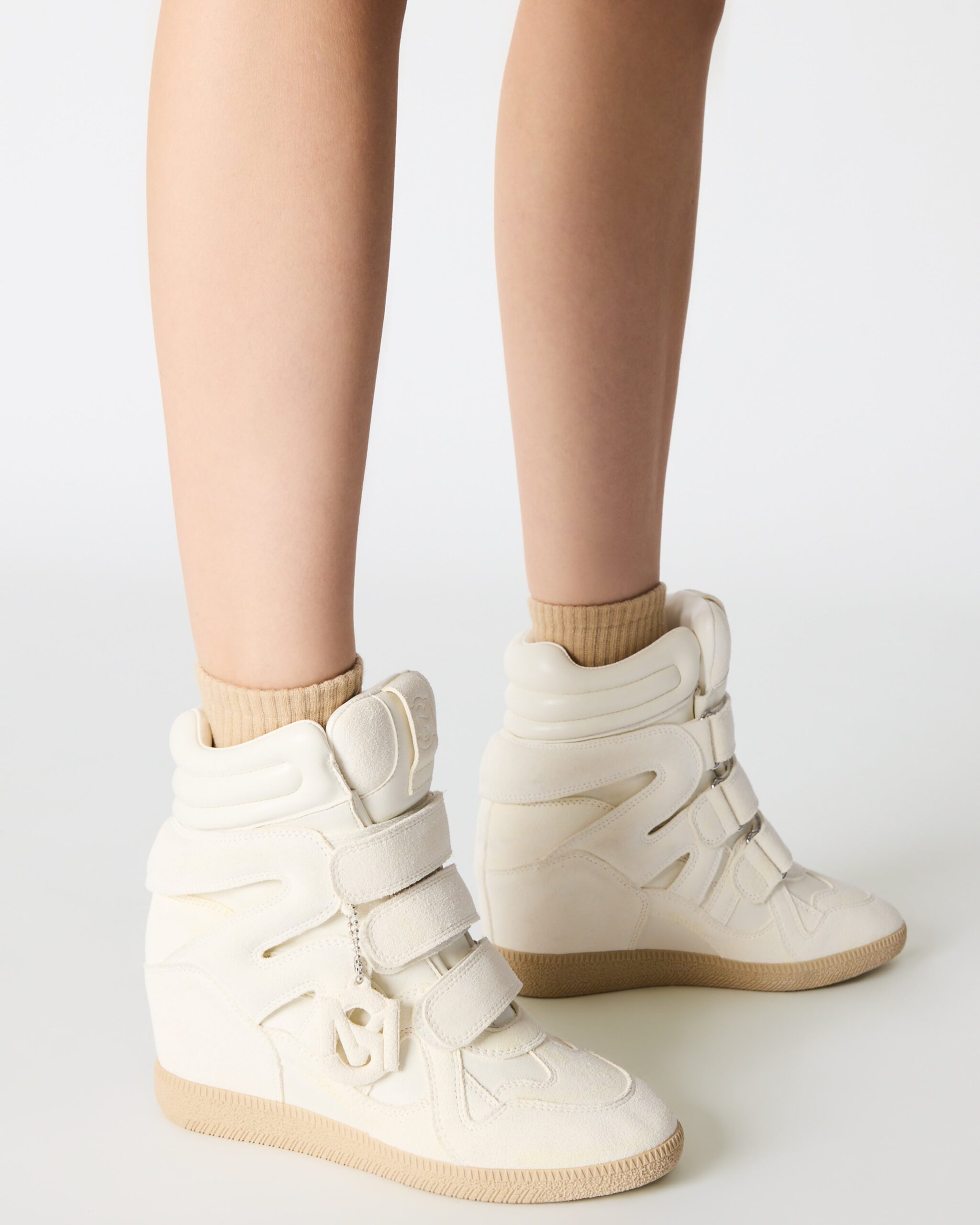 STEVEMADDEN_SHOES_MAVIS_WHITE-SUEDE_1108.jpg