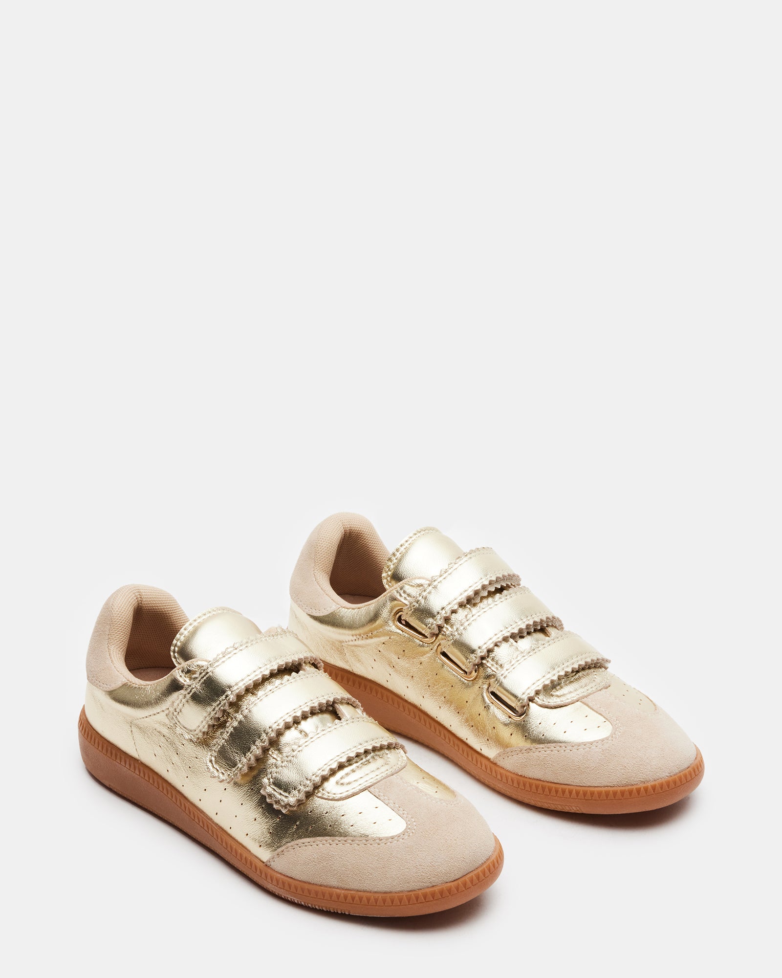 STEVEMADDEN_SHOES_MOMENTUM_GOLD_02_a7c4fa32-9f6c-41c5-b34c-a0dca8d3871d.jpg