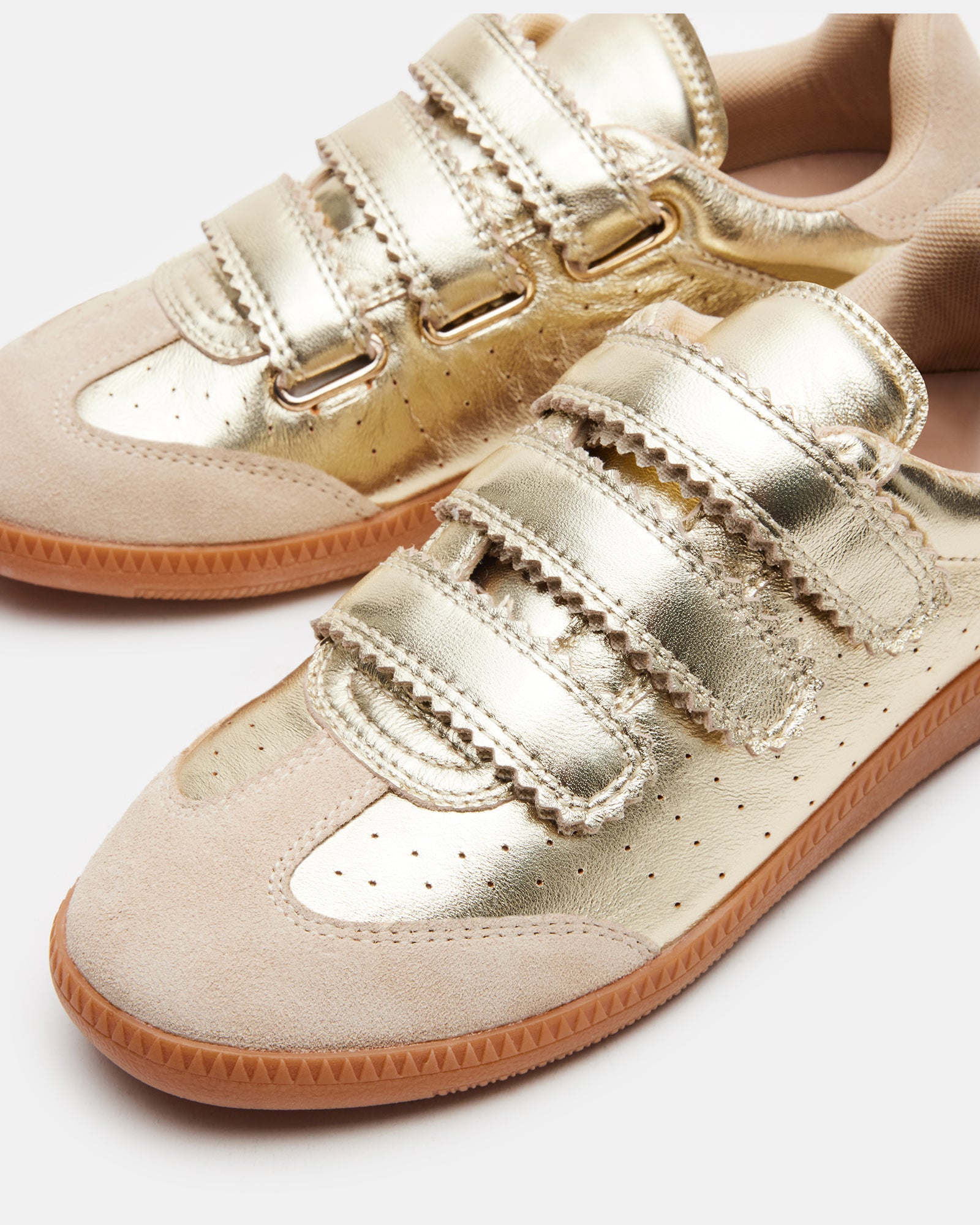 STEVEMADDEN_SHOES_MOMENTUM_GOLD_05_d4e4f13a-12e9-407e-bece-b4a4be0d0605.jpg