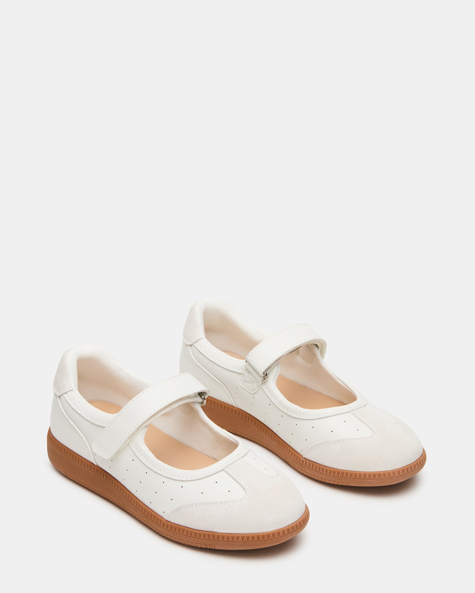STEVEMADDEN_SHOES_MOVEMENT_WHITE_02.jpg