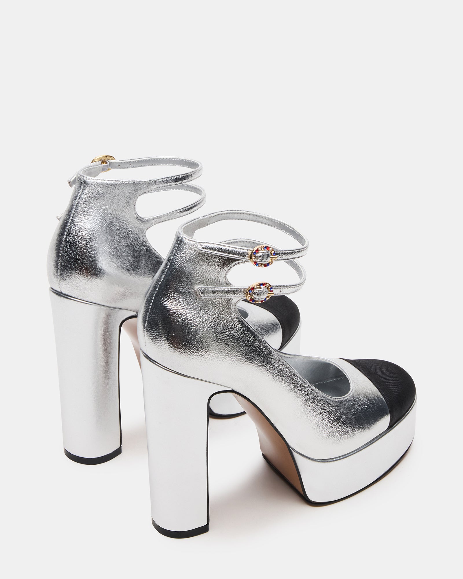 STEVEMADDEN_SHOES_PEYTON_SILVER-LEATHER_03.jpg