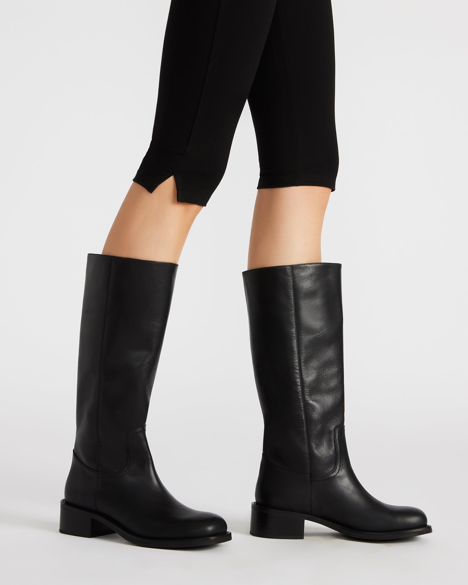 STEVEMADDEN_SHOES_RIGGS_BLACK-LEATHER_0037_25345e32-80c1-4874-b7f4-6d2632f6931d.jpg