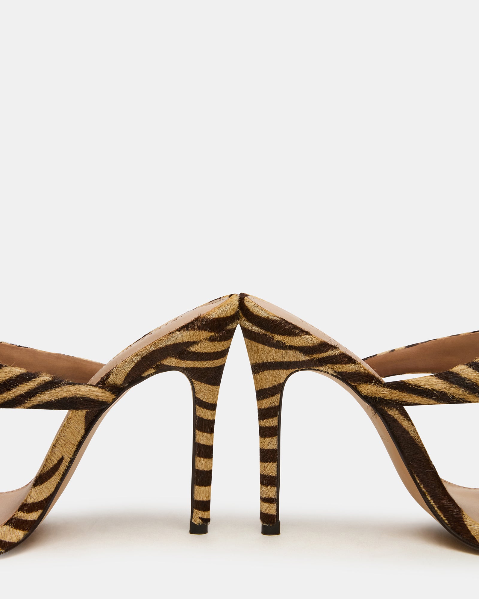 STEVEMADDEN_SHOES_SATURN-H_TIGER_05.jpg