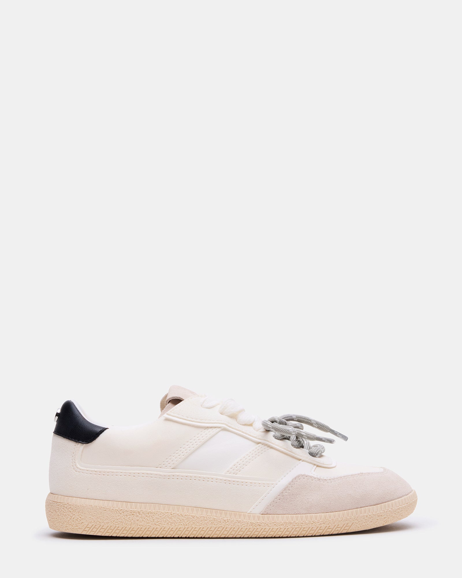STEVEMADDEN_SHOES_SPORTY_WHITE_01_274fc417-0ff5-4a3e-9e55-51c46cfbd143.jpg