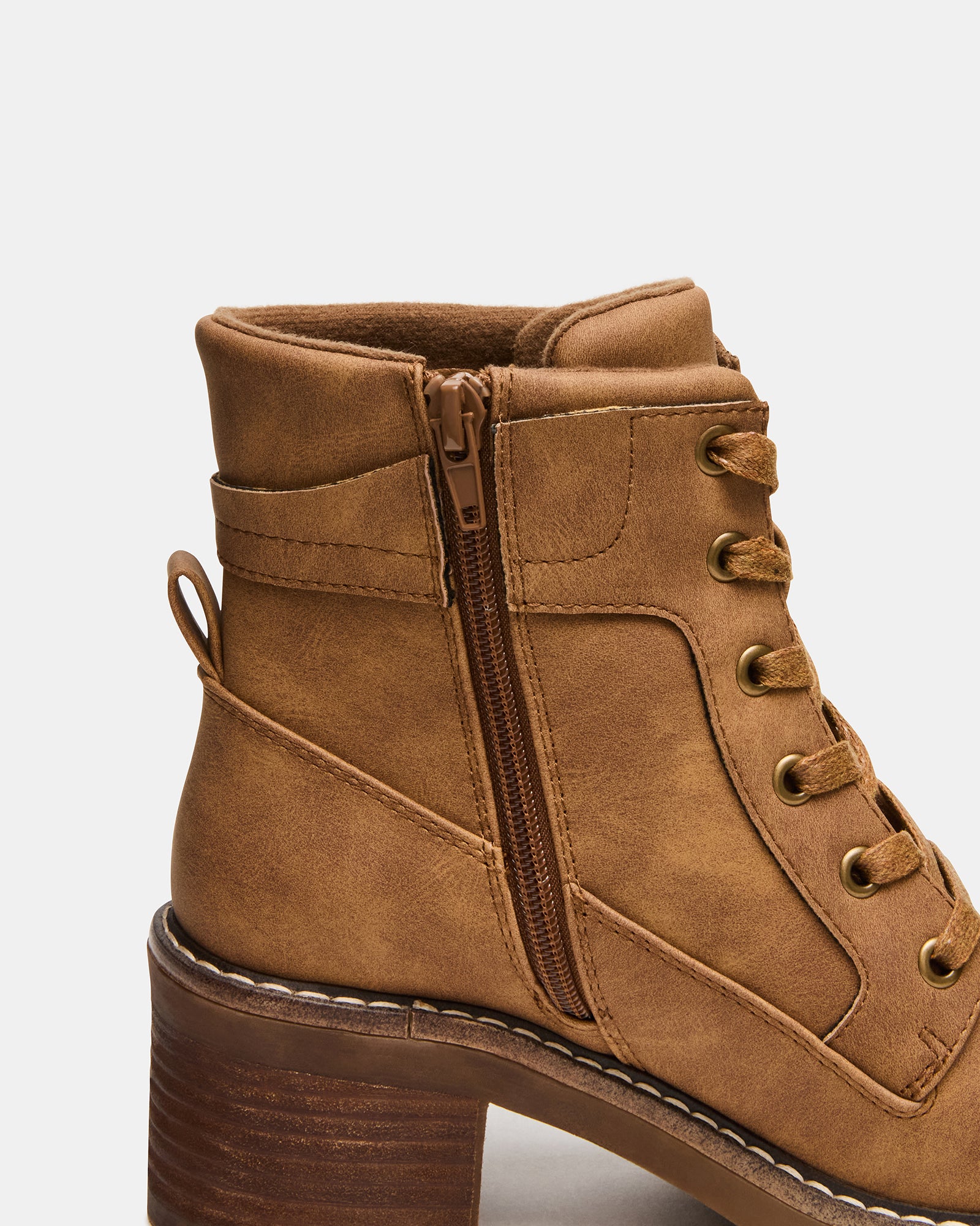 STEVEMADDEN_SHOES_TUFF_TAUPE_01.jpg