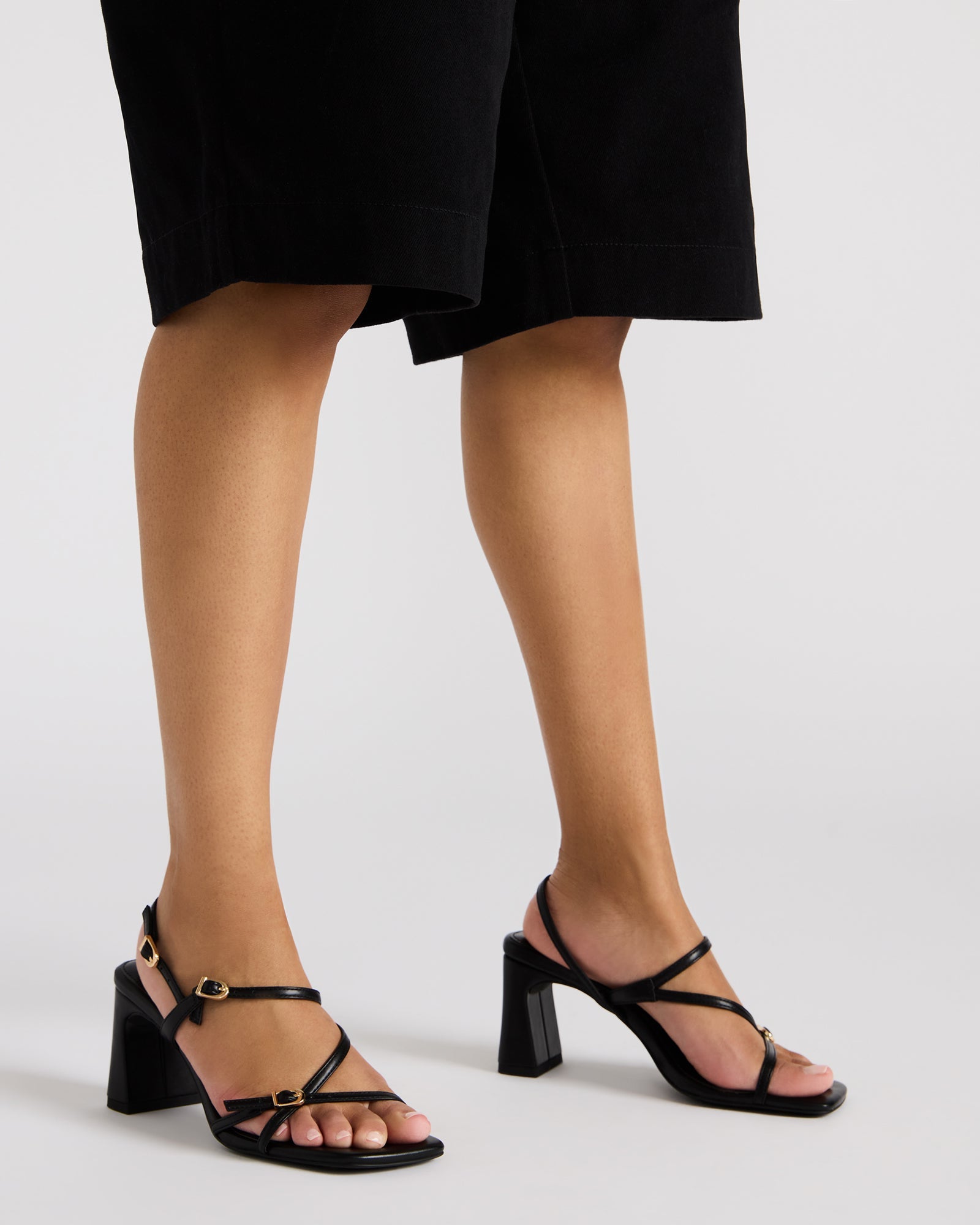 STEVEMADDEN_SHOES_VANTAGE_BLACK_8070_796d1429-3d1c-4445-8427-48d50803ec76.jpg