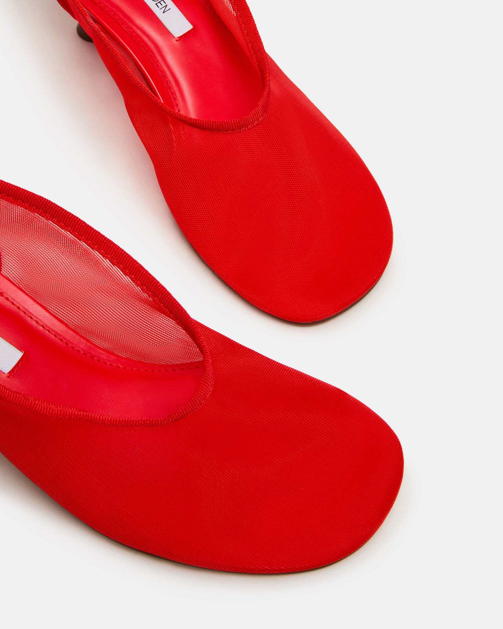 STEVEMADDEN_SHOES_XTRA_RED_05_1b5f521b-3b86-46f6-a6fa-924be821bae6.jpg