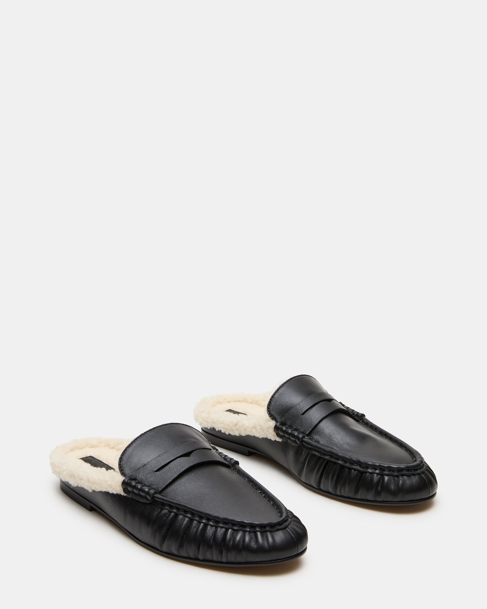 STEVEMADDEN_SHOE_RAFE-F_BLACK-LEATHER_02.jpg