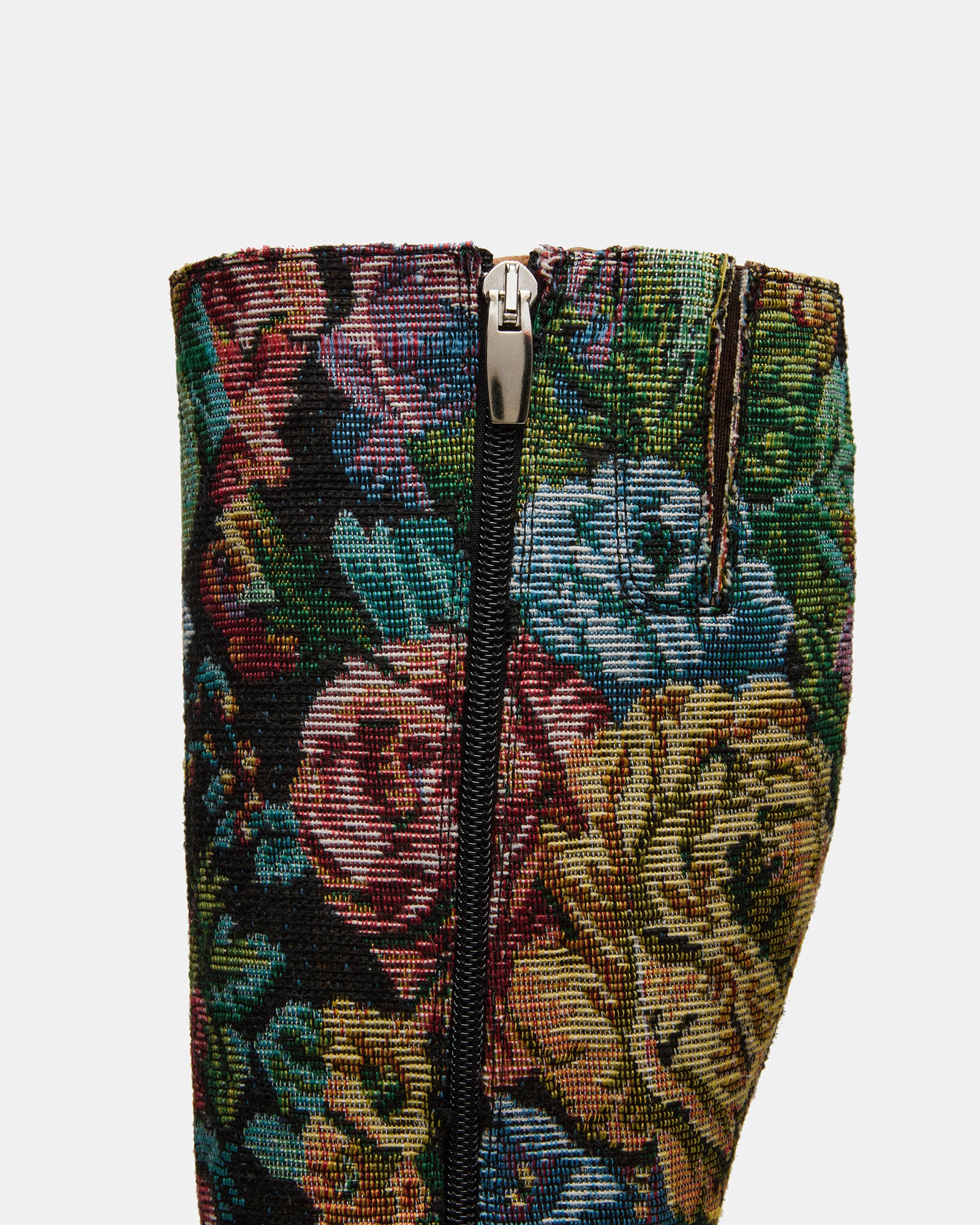 STEVEMADDEN_WOMENS_FOLIE_TAPESTRY_05.jpg